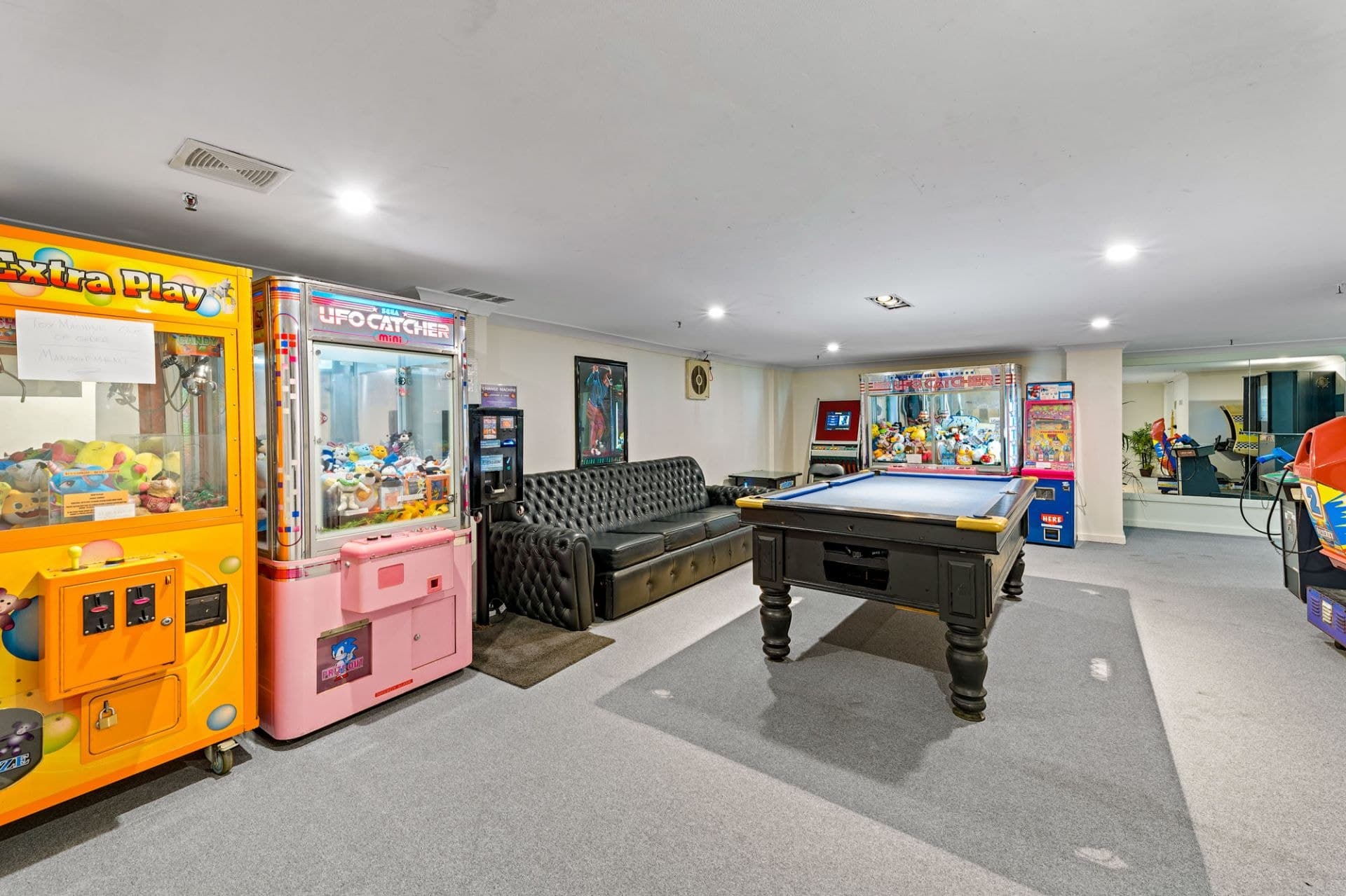 810/18 Hanlan Street, Surfers Paradise - Image 1