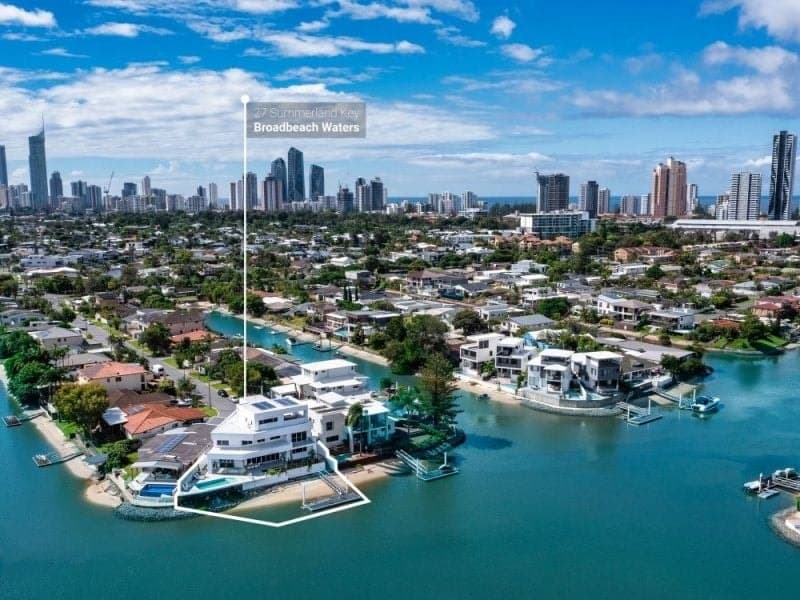 27 Summerland Key, Broadbeach Waters - Image 1