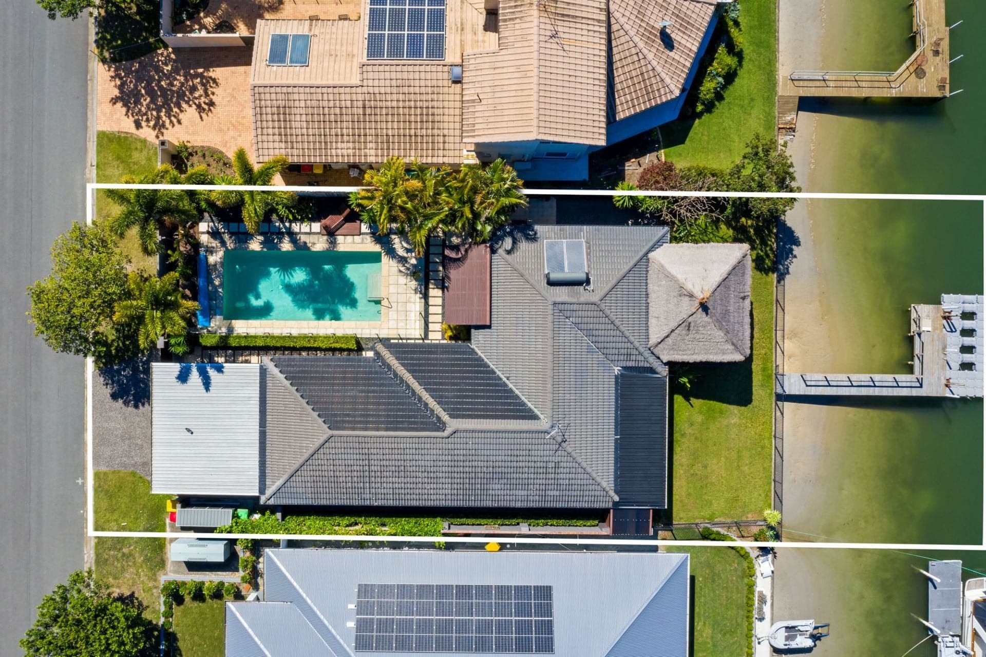 65 Tradewinds Avenue, Paradise Point - Image 1