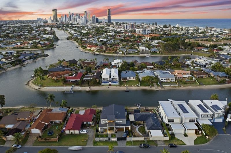 9 Rudder Court, Mermaid Waters - Image 1