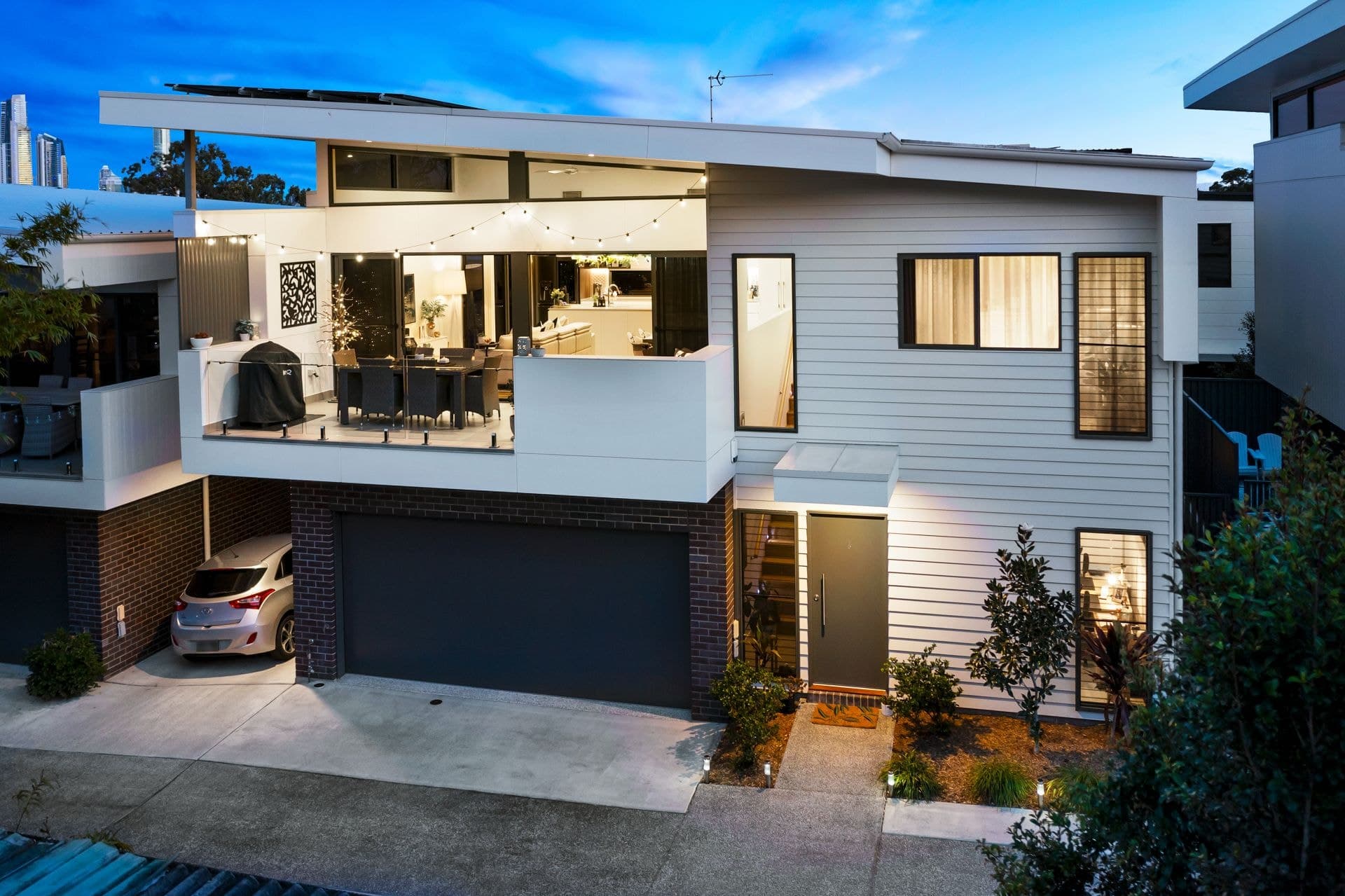 4/6 Petersen Avenue, Southport - Image 1