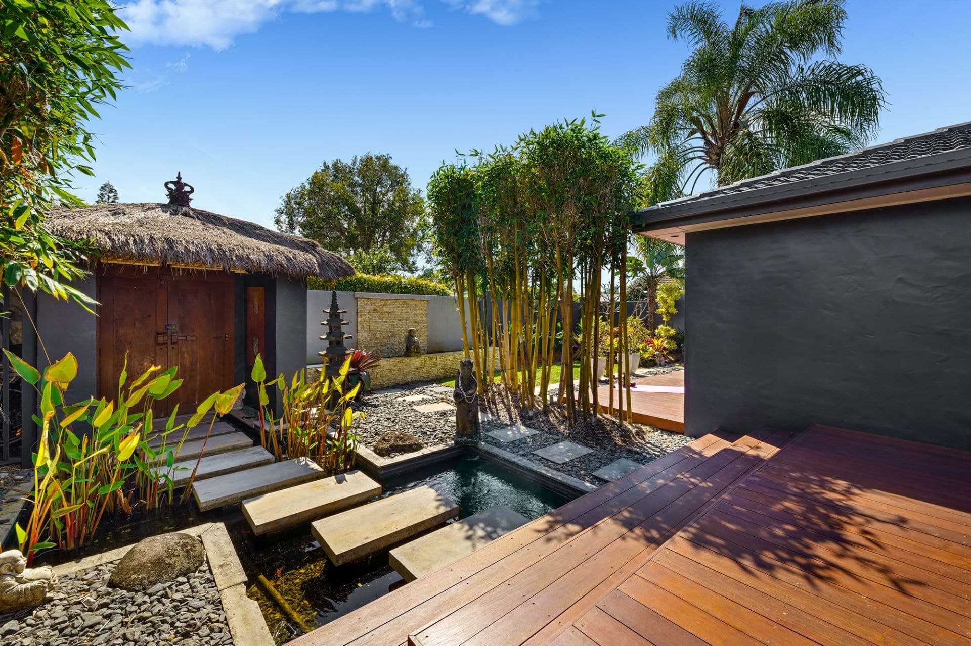 20 Barrier Reef Drive, Mermaid Waters - Image 1