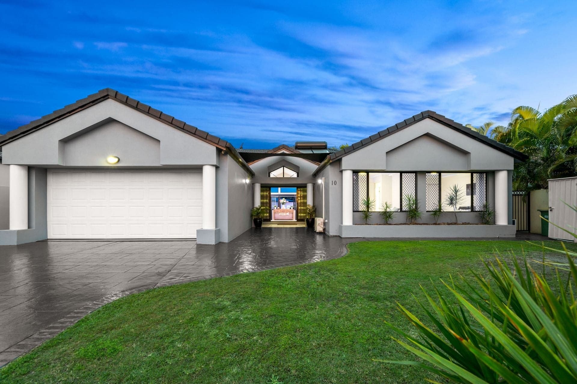 10 Oyster Cove Promenade, Helensvale - Thumbnail 2
