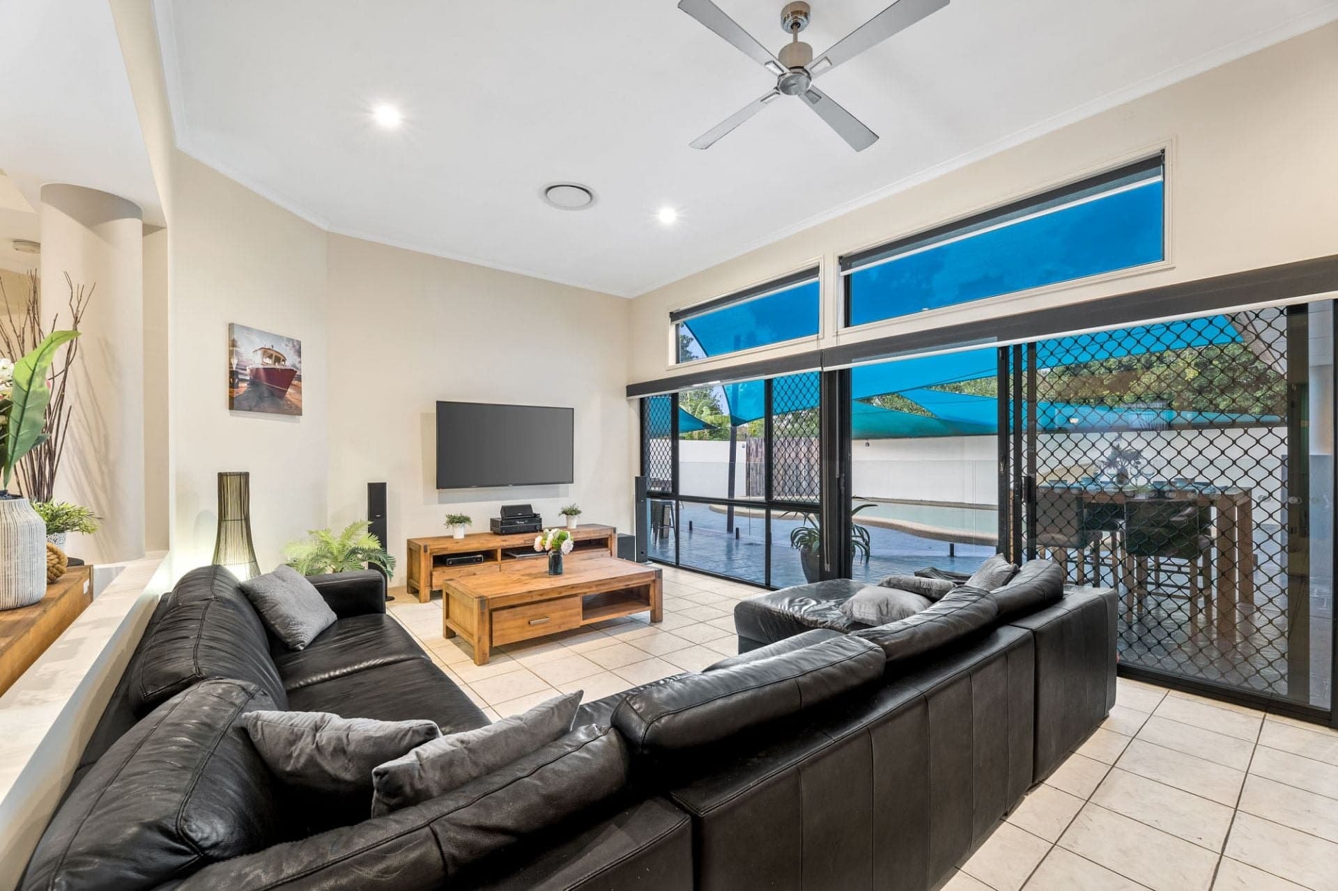 10 Oyster Cove Promenade, Helensvale - Thumbnail 4