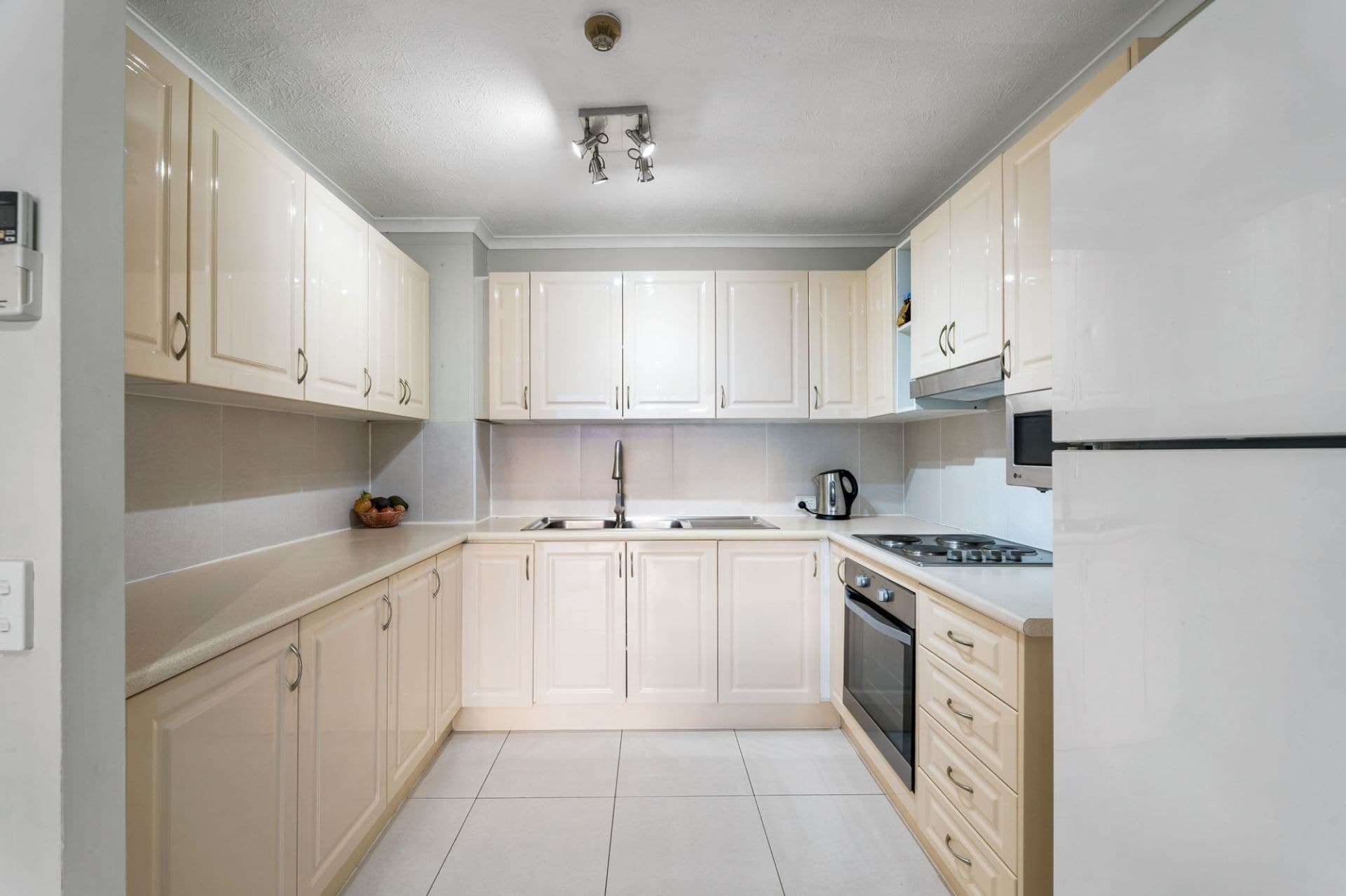 33/43 Enderley Avenue, Surfers Paradise - Thumbnail 8