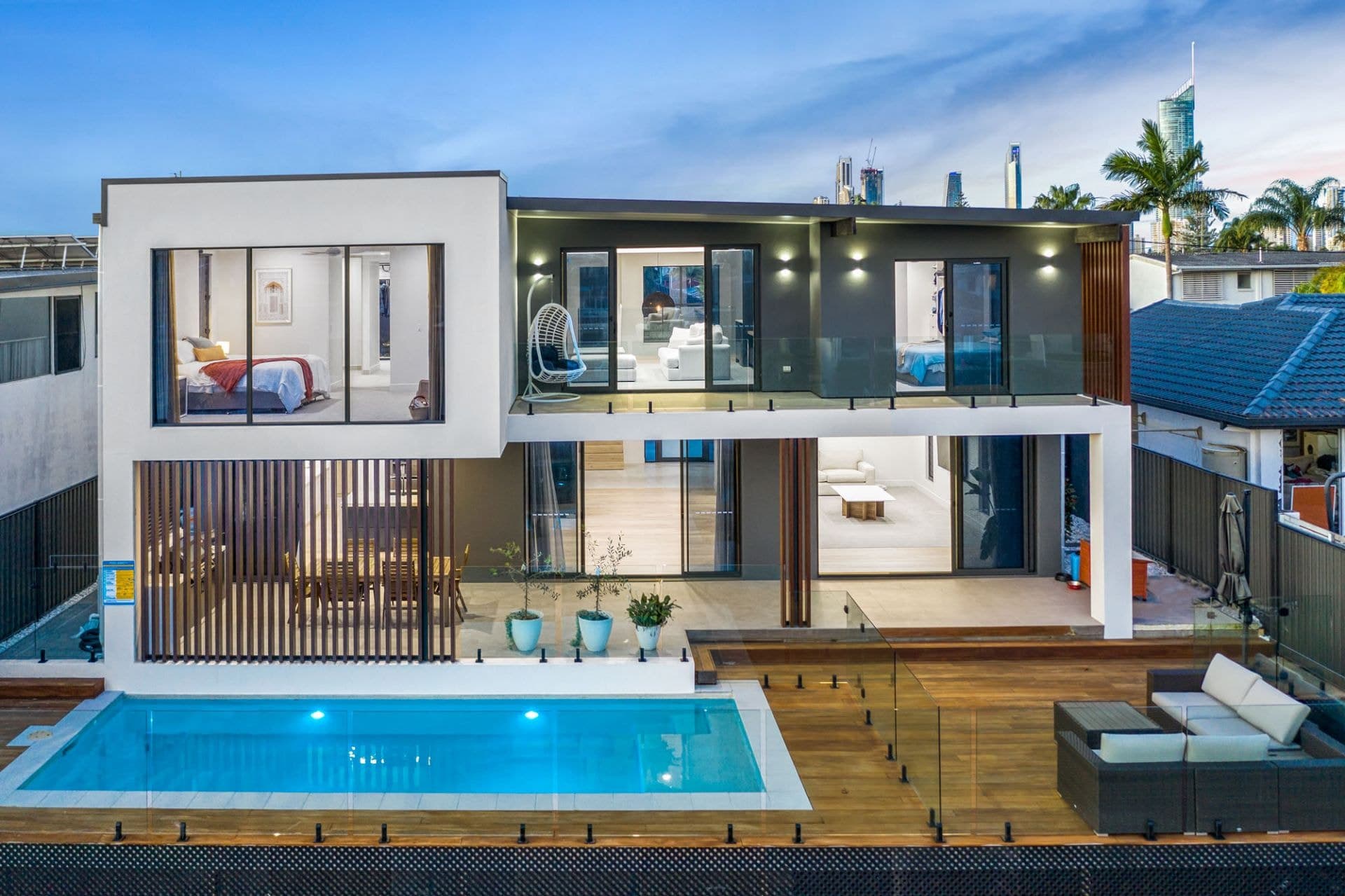 8 Carmel Court, Broadbeach Waters - Image 1