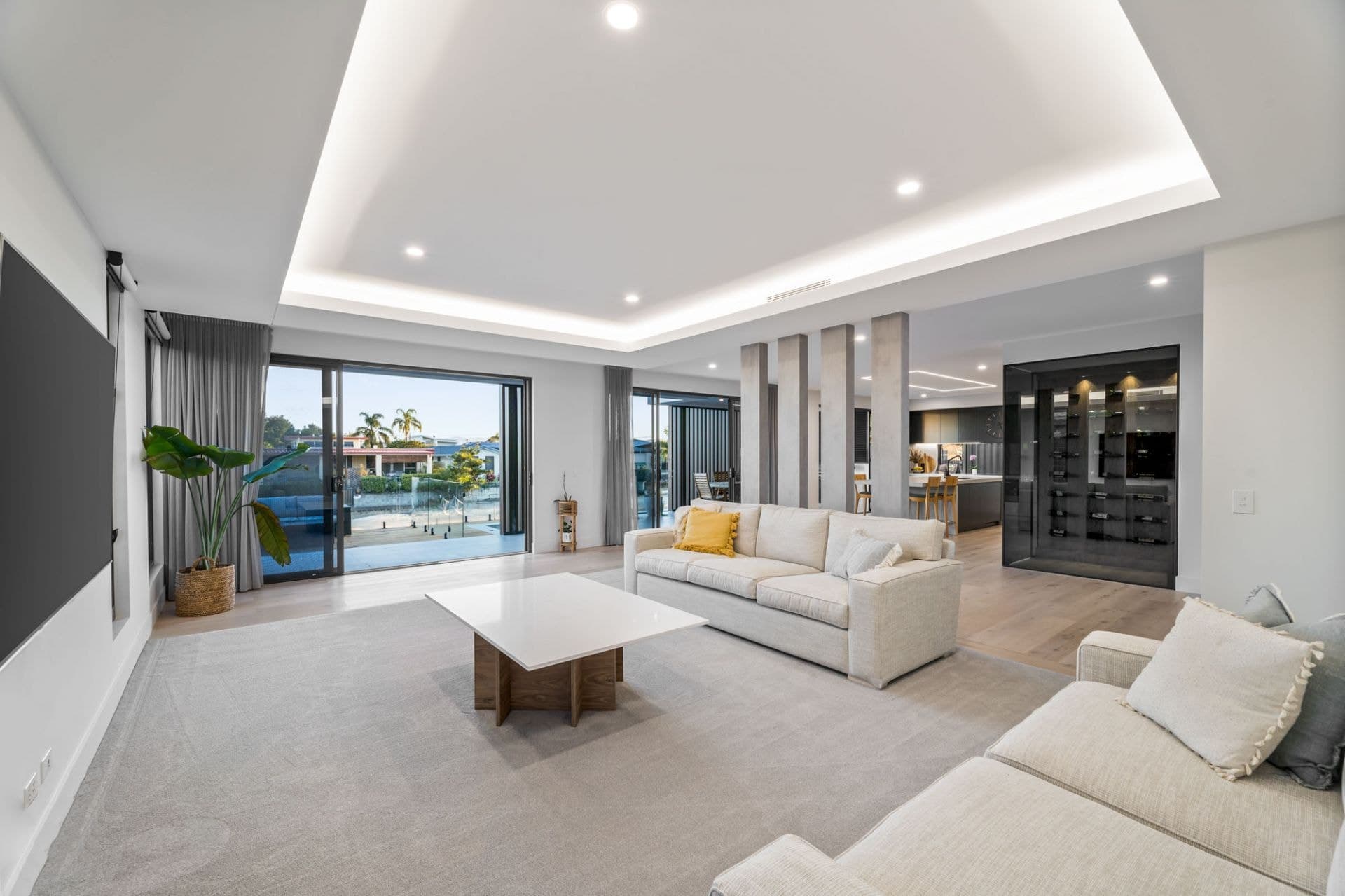8 Carmel Court, Broadbeach Waters - Thumbnail 8