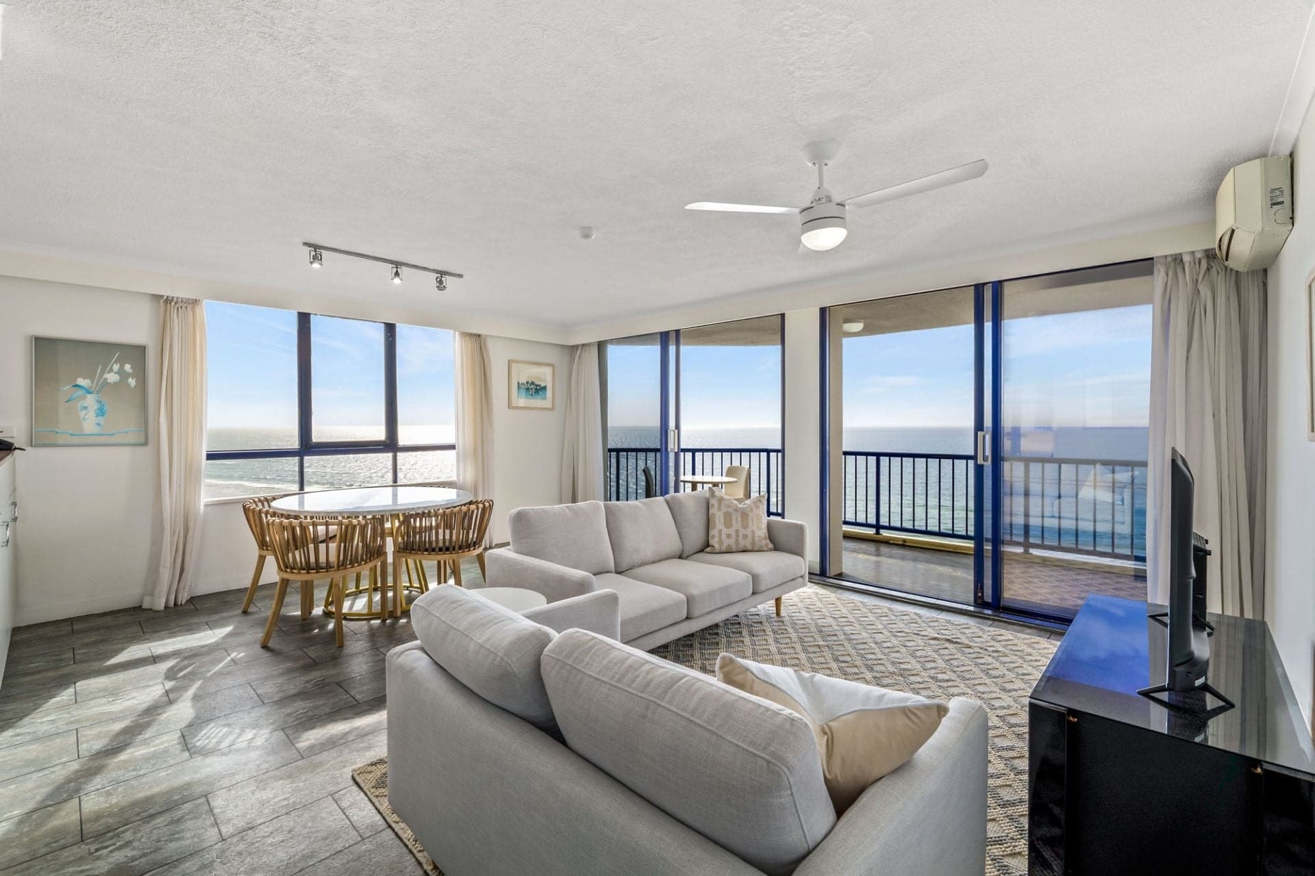 1404/9 Laycock Street, Surfers Paradise - Thumbnail 4