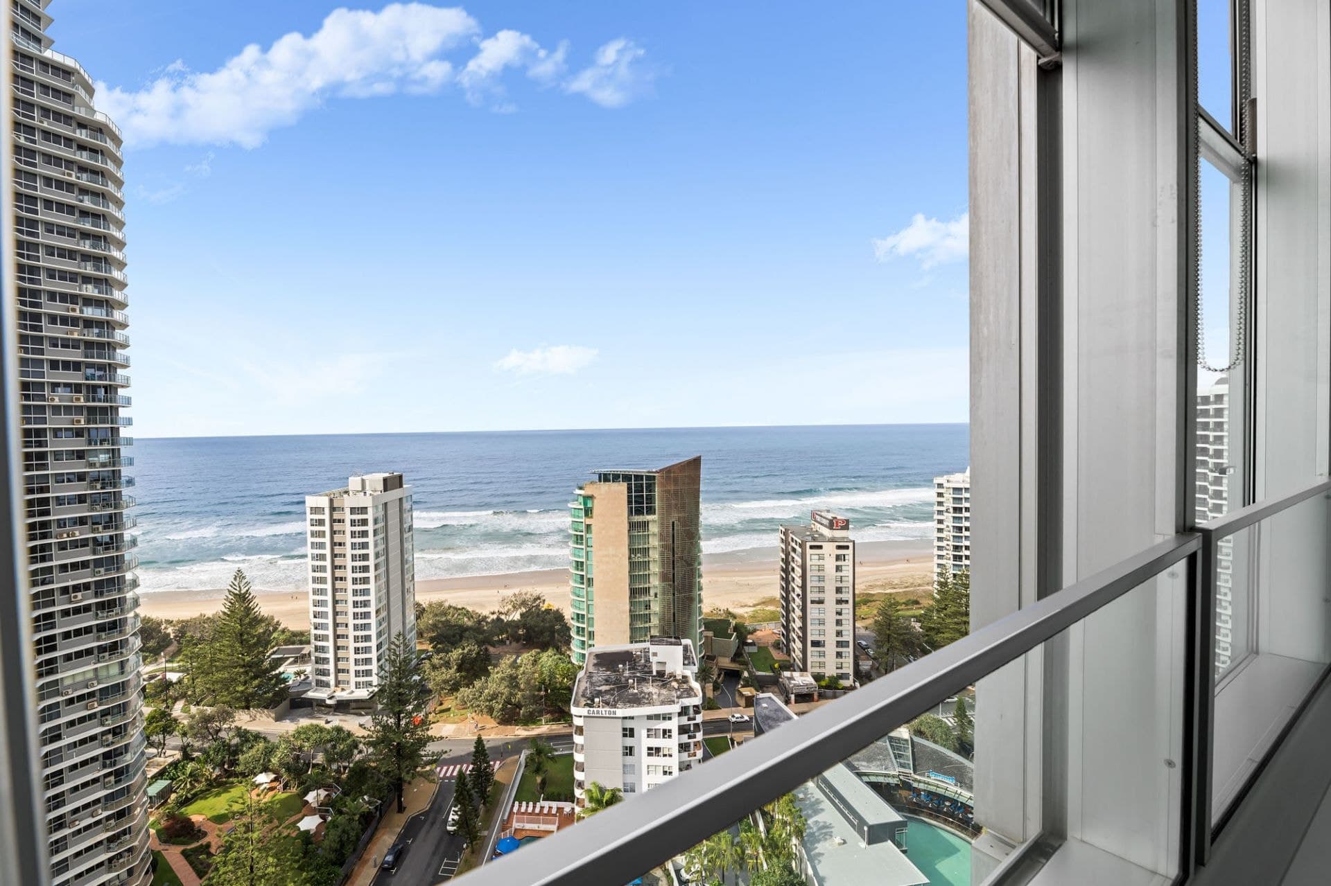 2104/9 Hamilton Avenue, Surfers Paradise - Thumbnail 2