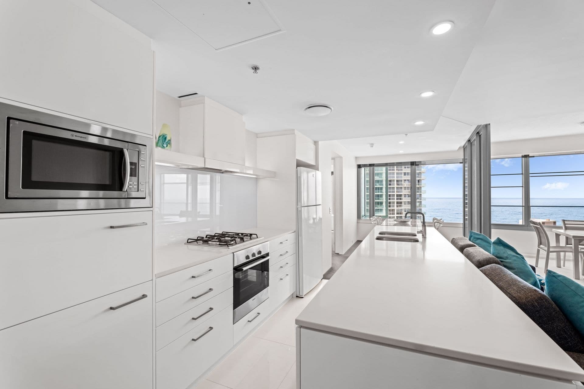 2104/9 Hamilton Avenue, Surfers Paradise - Thumbnail 4