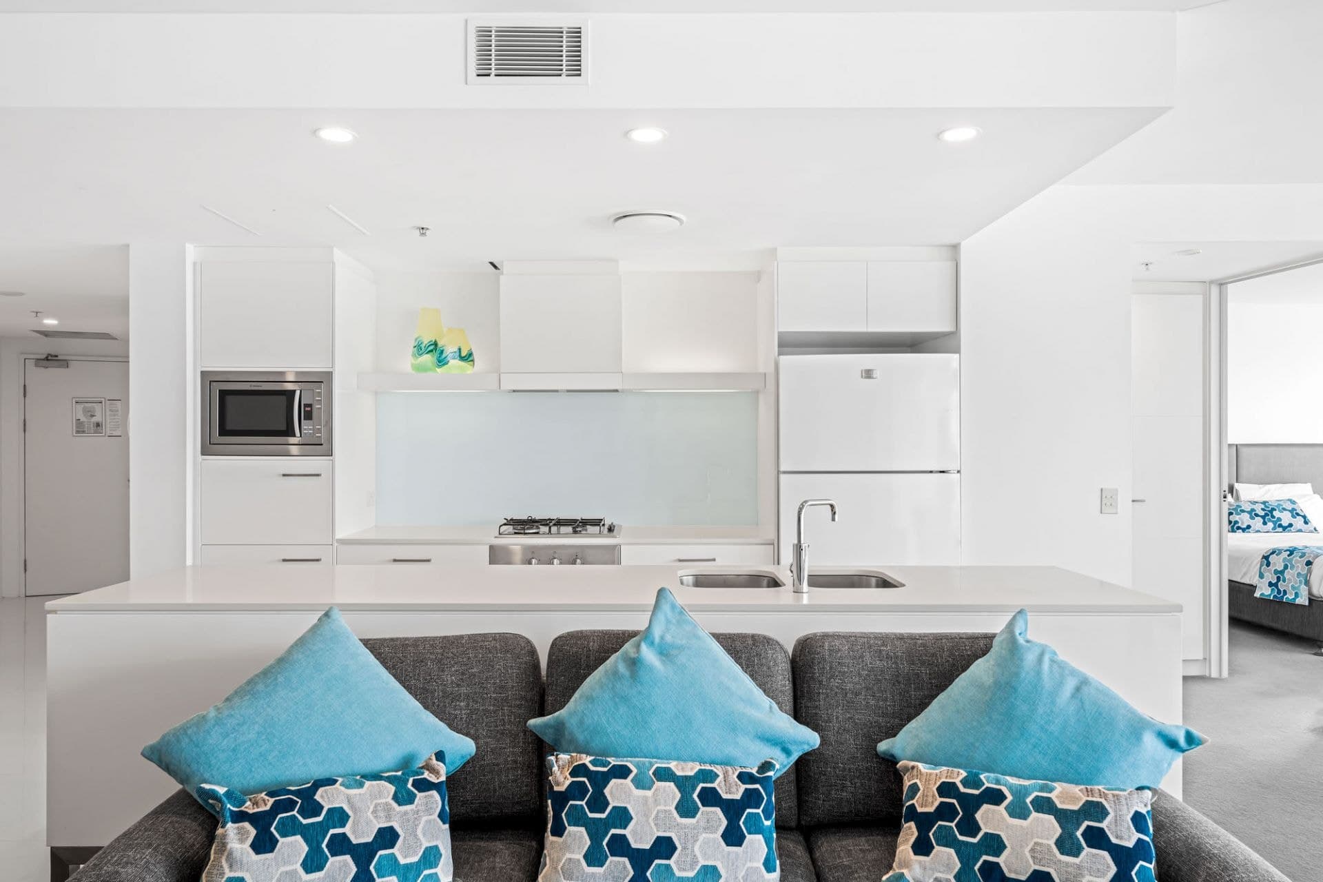 2104/9 Hamilton Avenue, Surfers Paradise - Thumbnail 8
