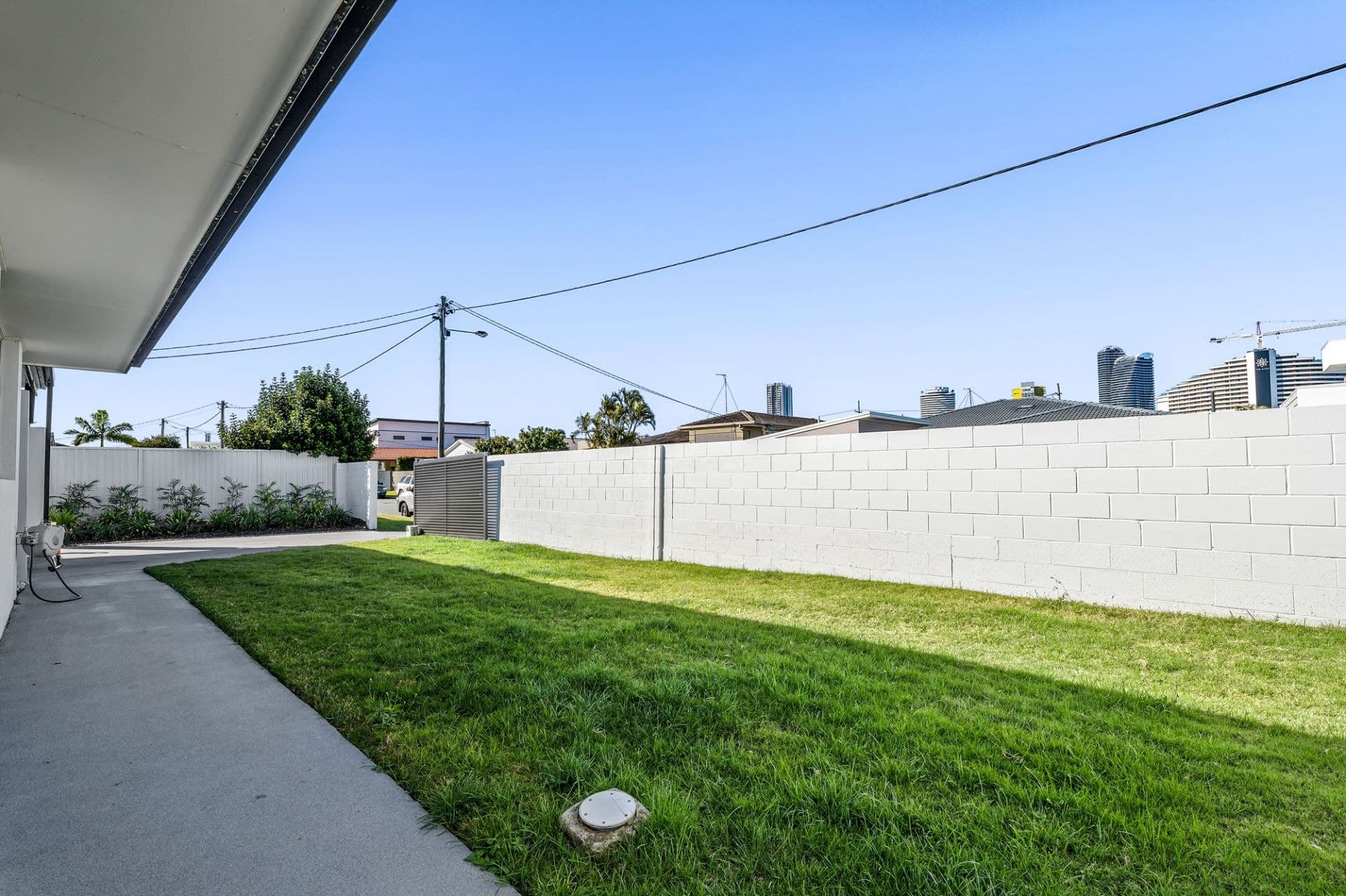 1 Winterhaven Key, Broadbeach Waters - Image 1