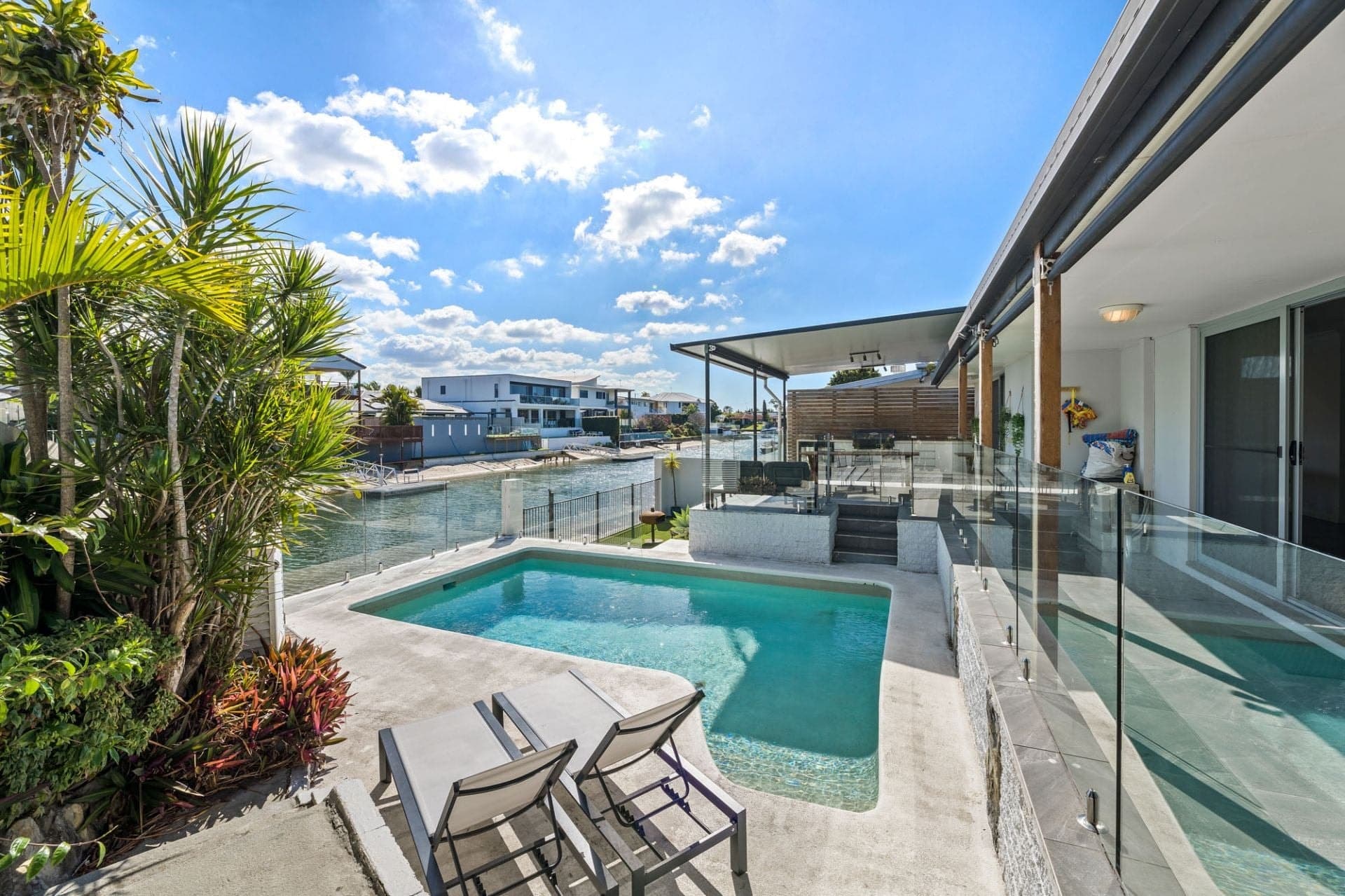 1 Winterhaven Key, Broadbeach Waters - Thumbnail 2