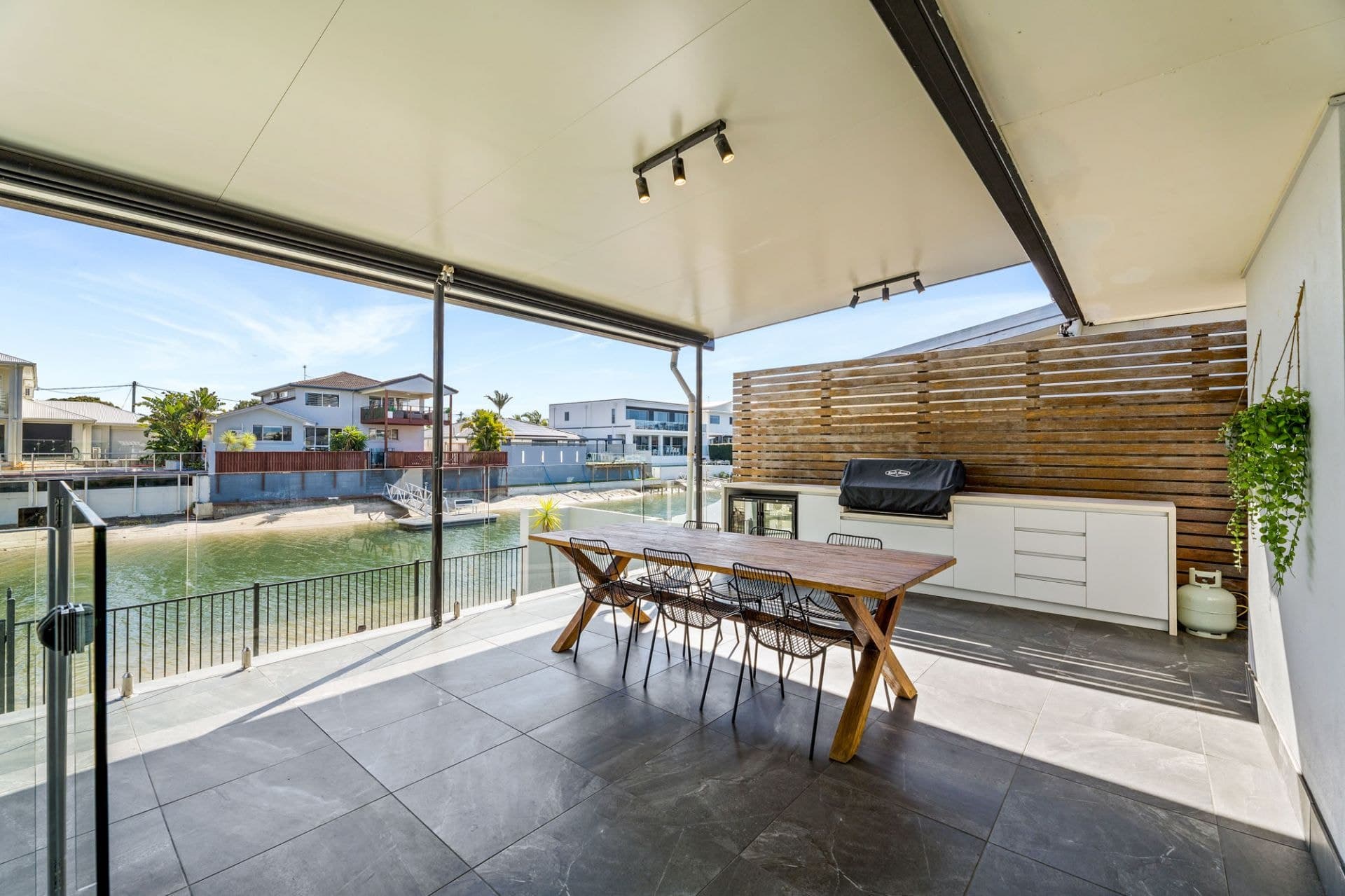 1 Winterhaven Key, Broadbeach Waters - Thumbnail 5