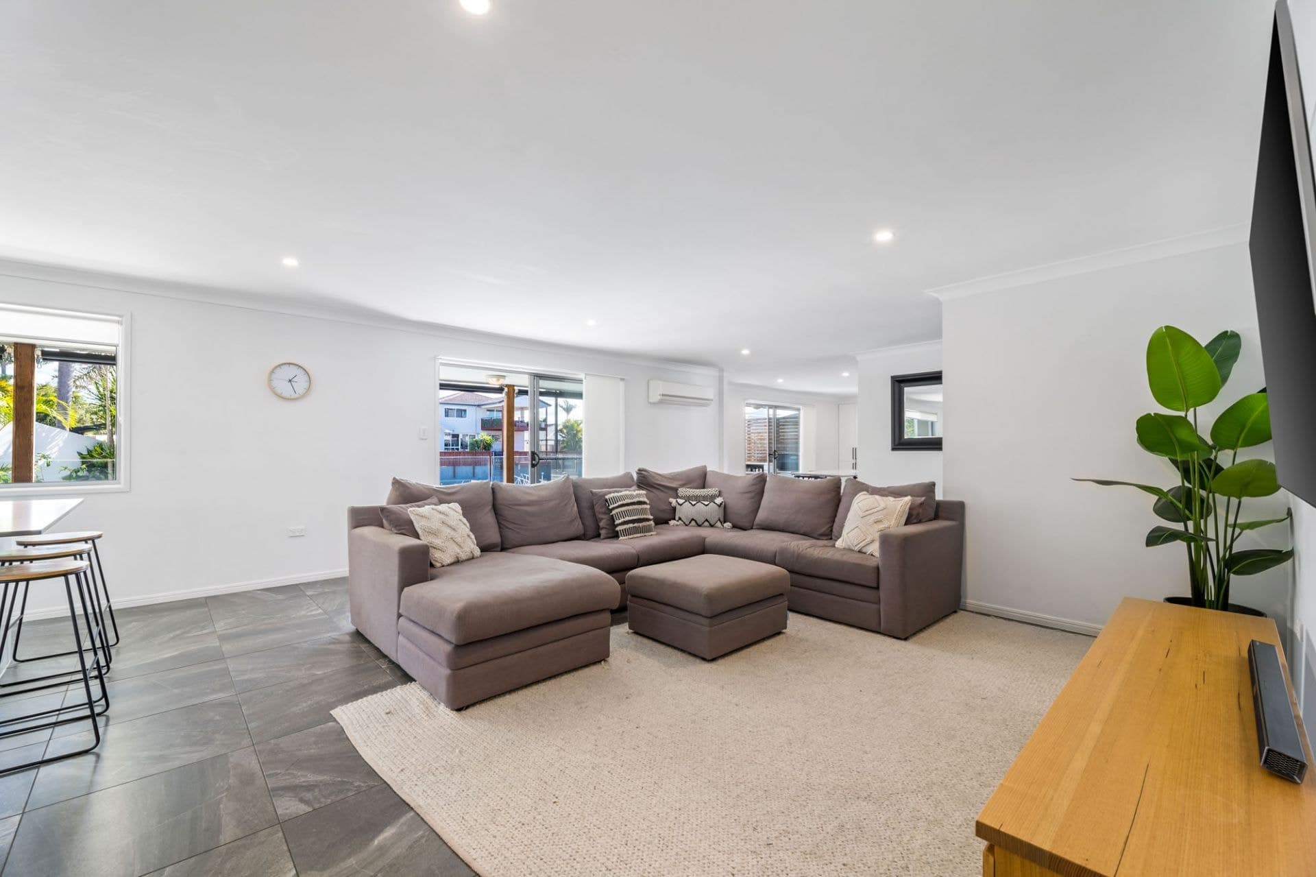 1 Winterhaven Key, Broadbeach Waters - Thumbnail 7