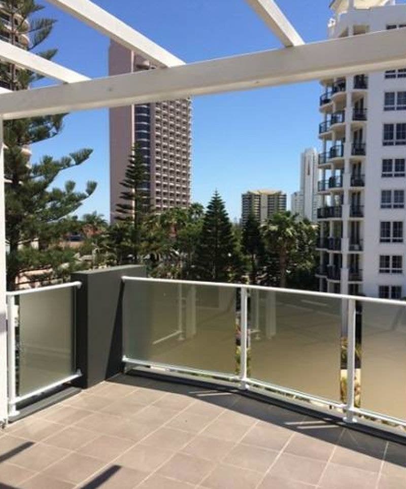 10/3-5 Beach Parade, Broadbeach - Image 1