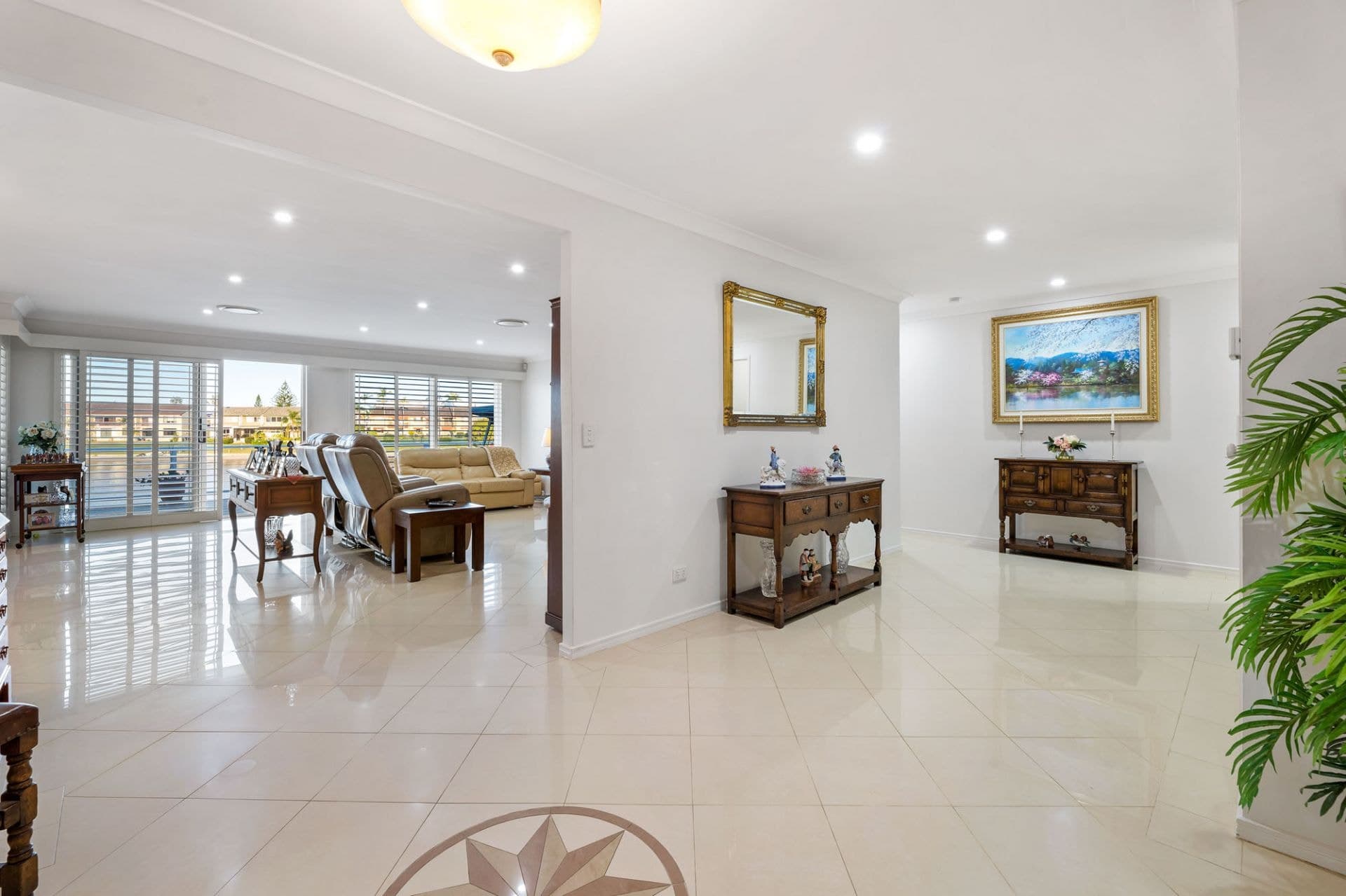 50 Sailaway Street, Mermaid Waters - Thumbnail 8