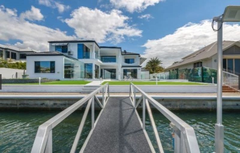 23 The Sovereign Mile, Sovereign Islands - Image 1
