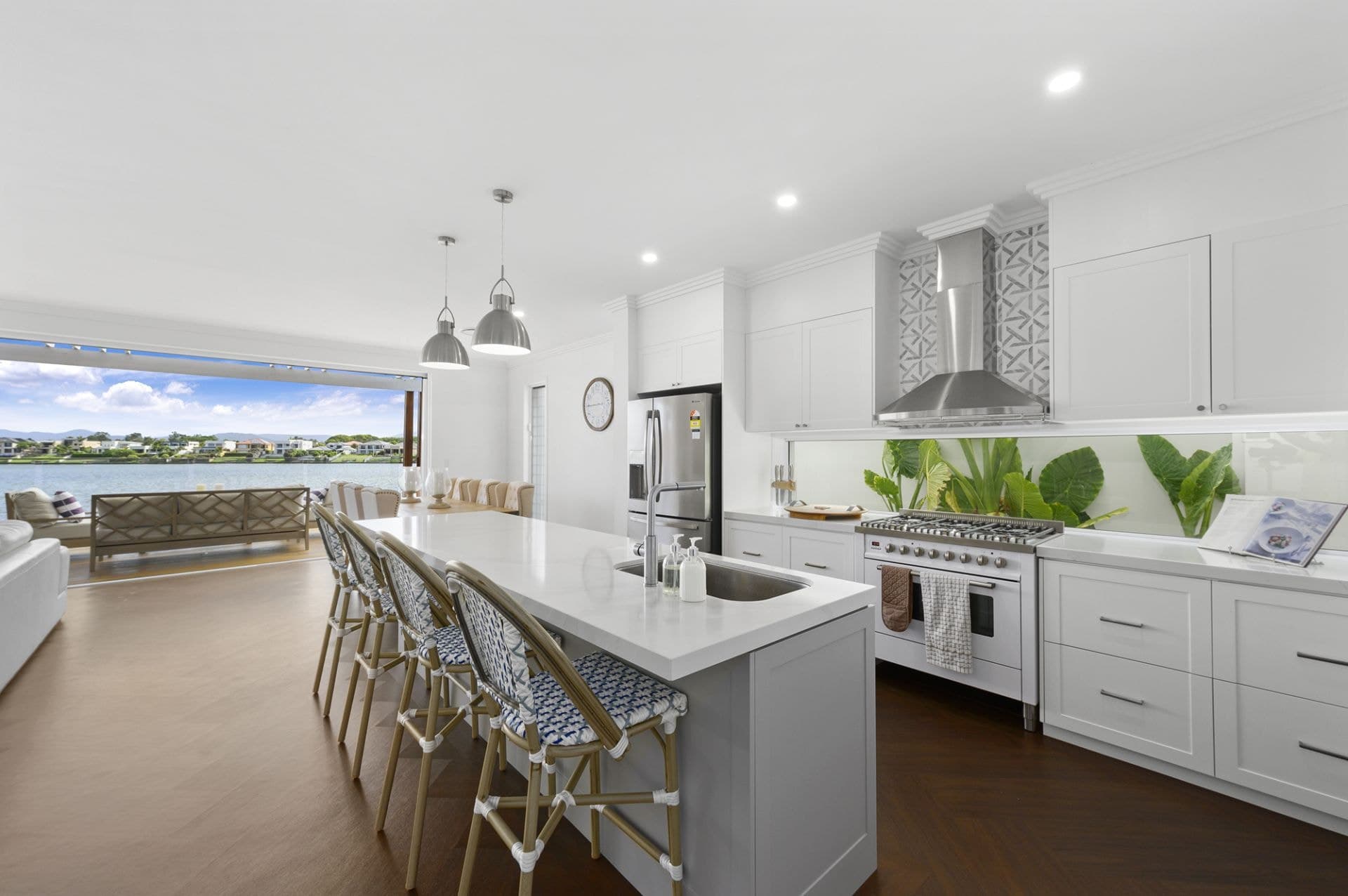 2/81 Edinburgh Road, Benowa Waters - Thumbnail 3