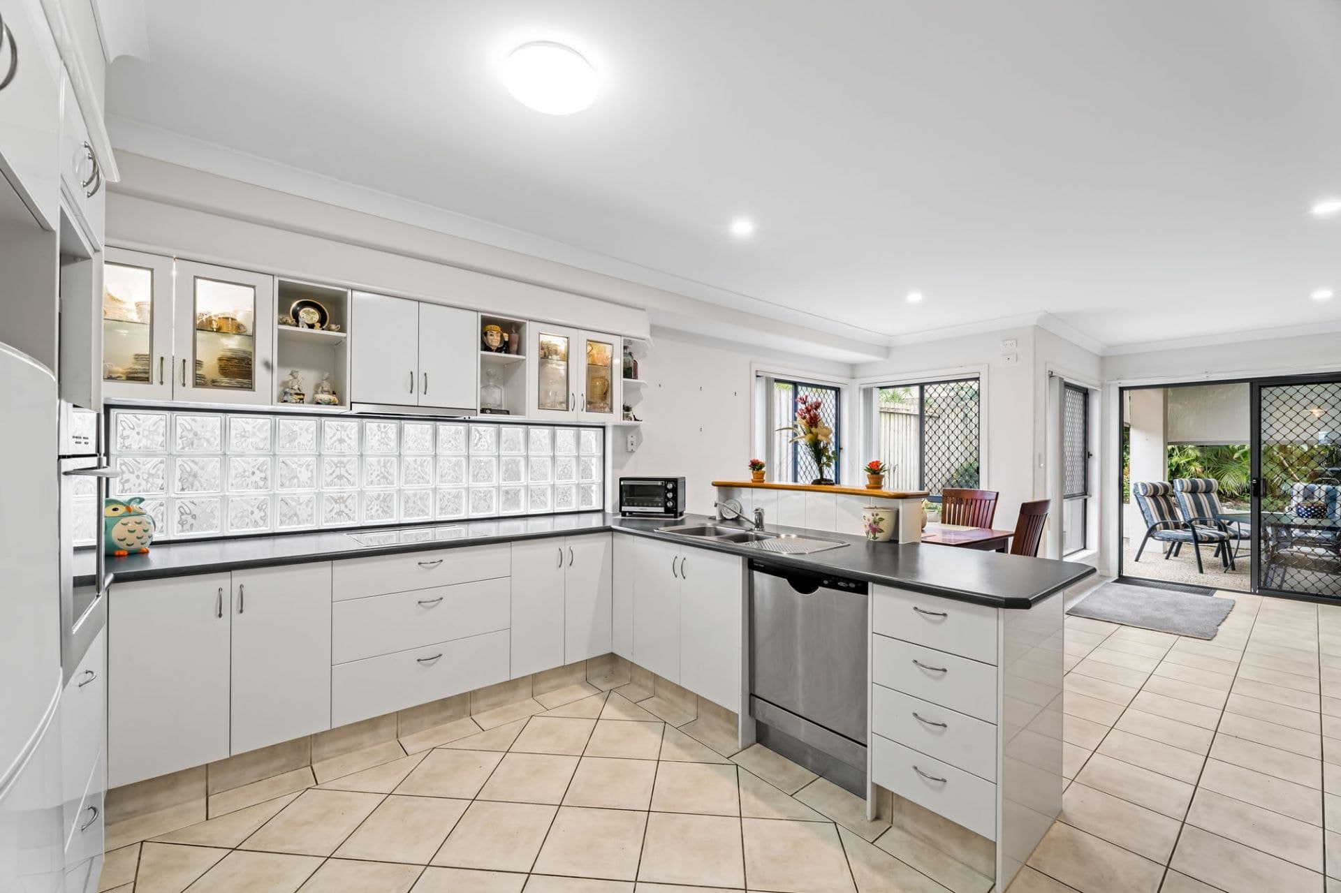 1/37 Dolphin Avenue, Mermaid Beach - Thumbnail 6