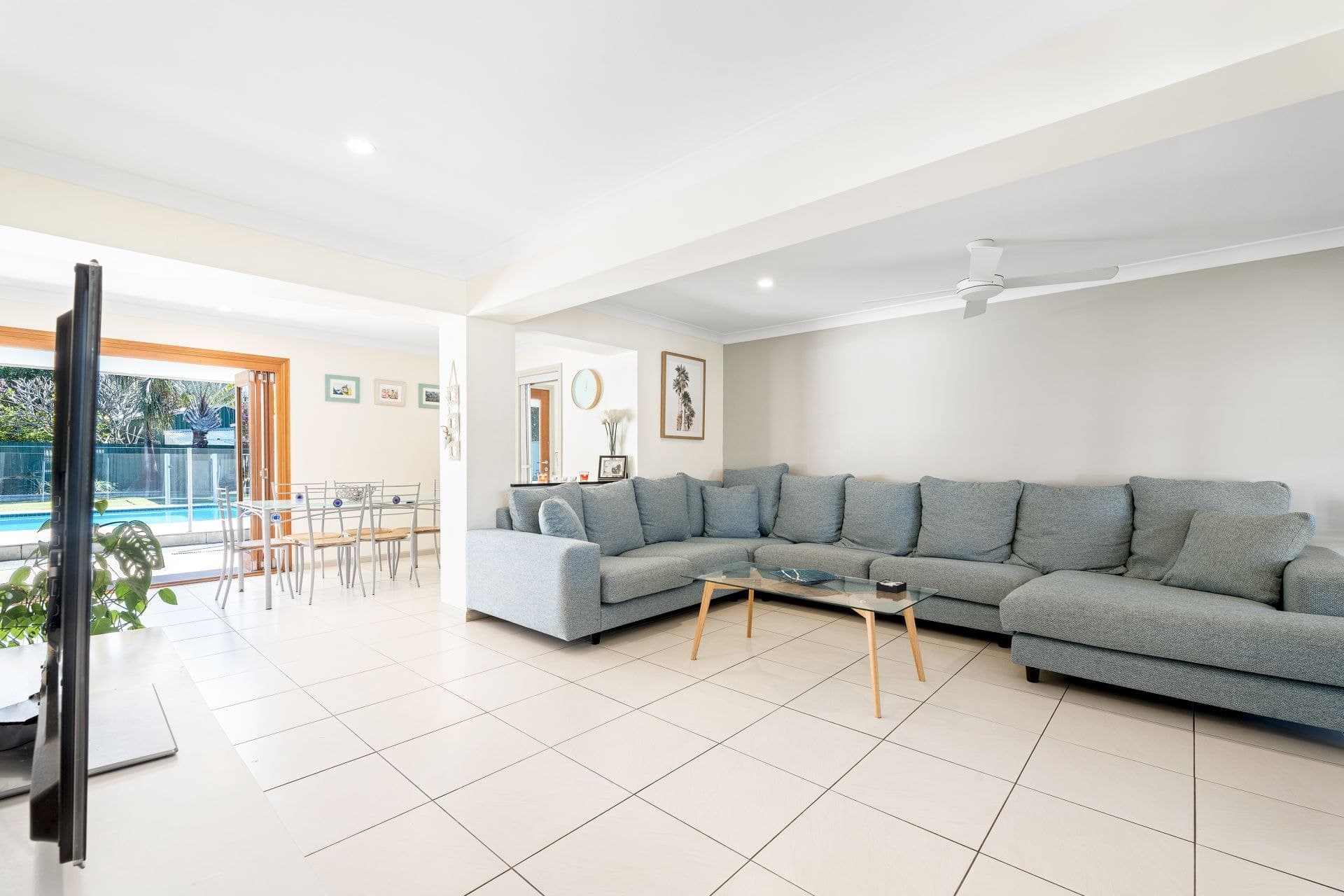 13 Rawlinna Drive, Mermaid Waters - Thumbnail 5