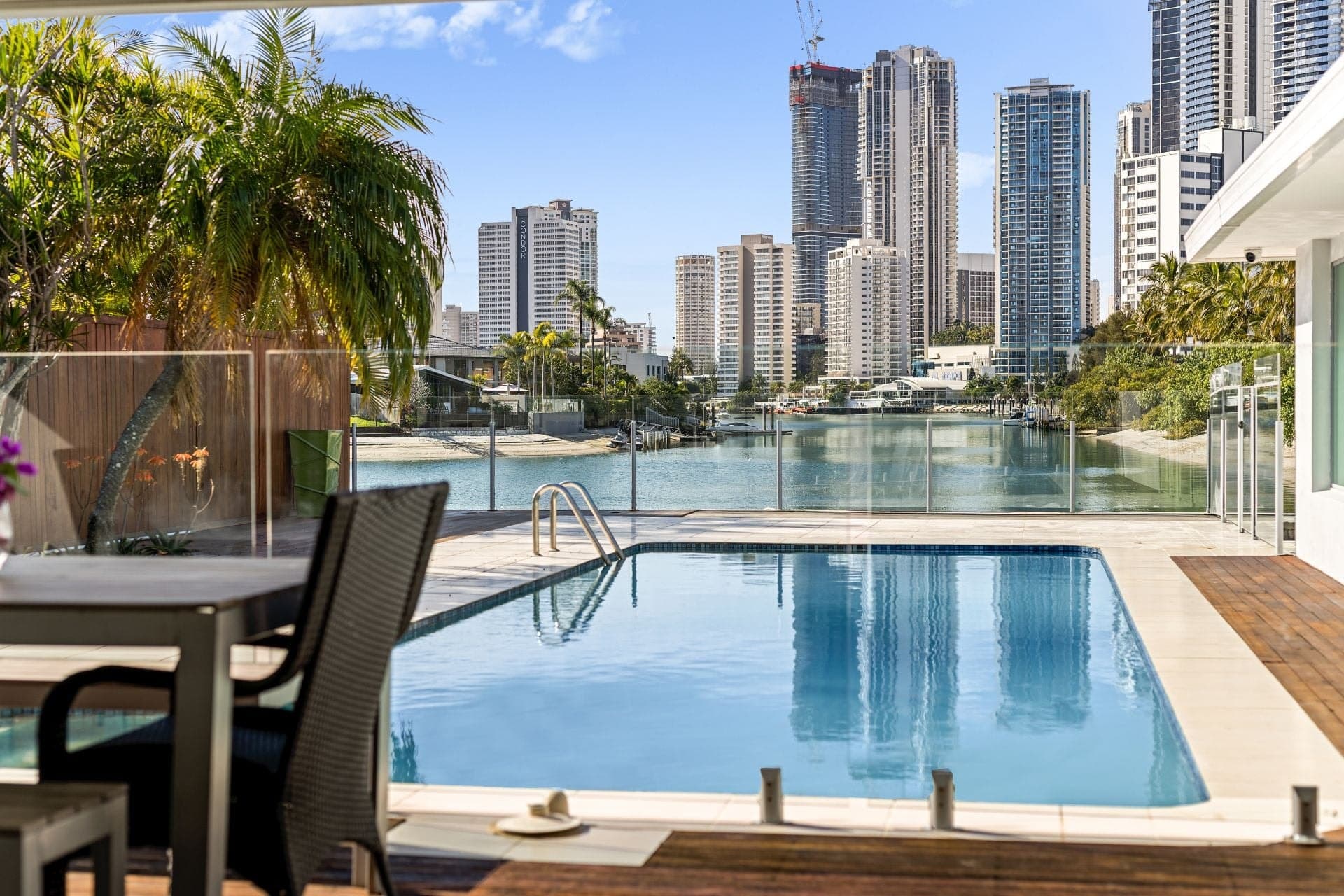 15 Sunrise Boulevard, Surfers Paradise - Thumbnail 3