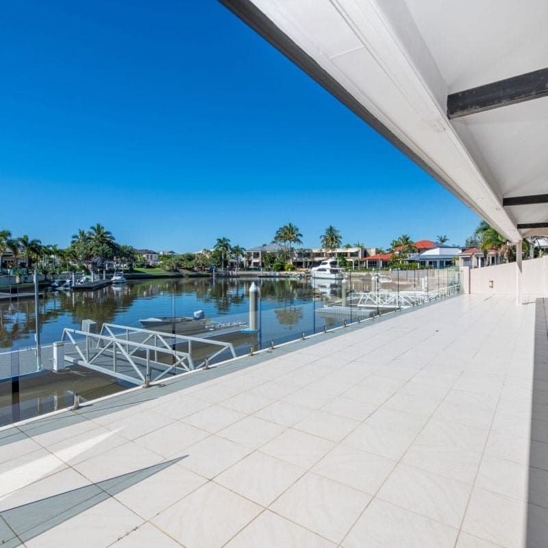 15 Excalibur Court, Sovereign Islands - Thumbnail 2
