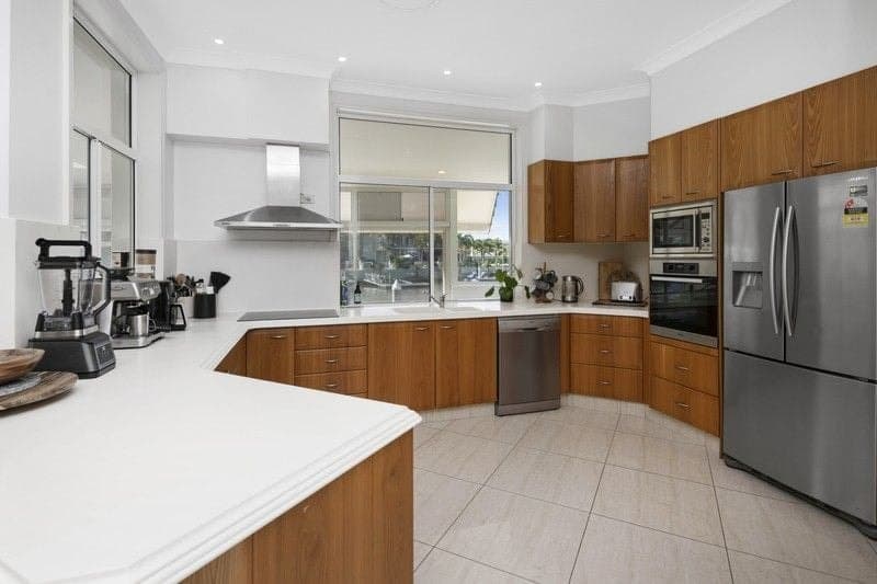 15 Excalibur Court, Sovereign Islands - Thumbnail 6