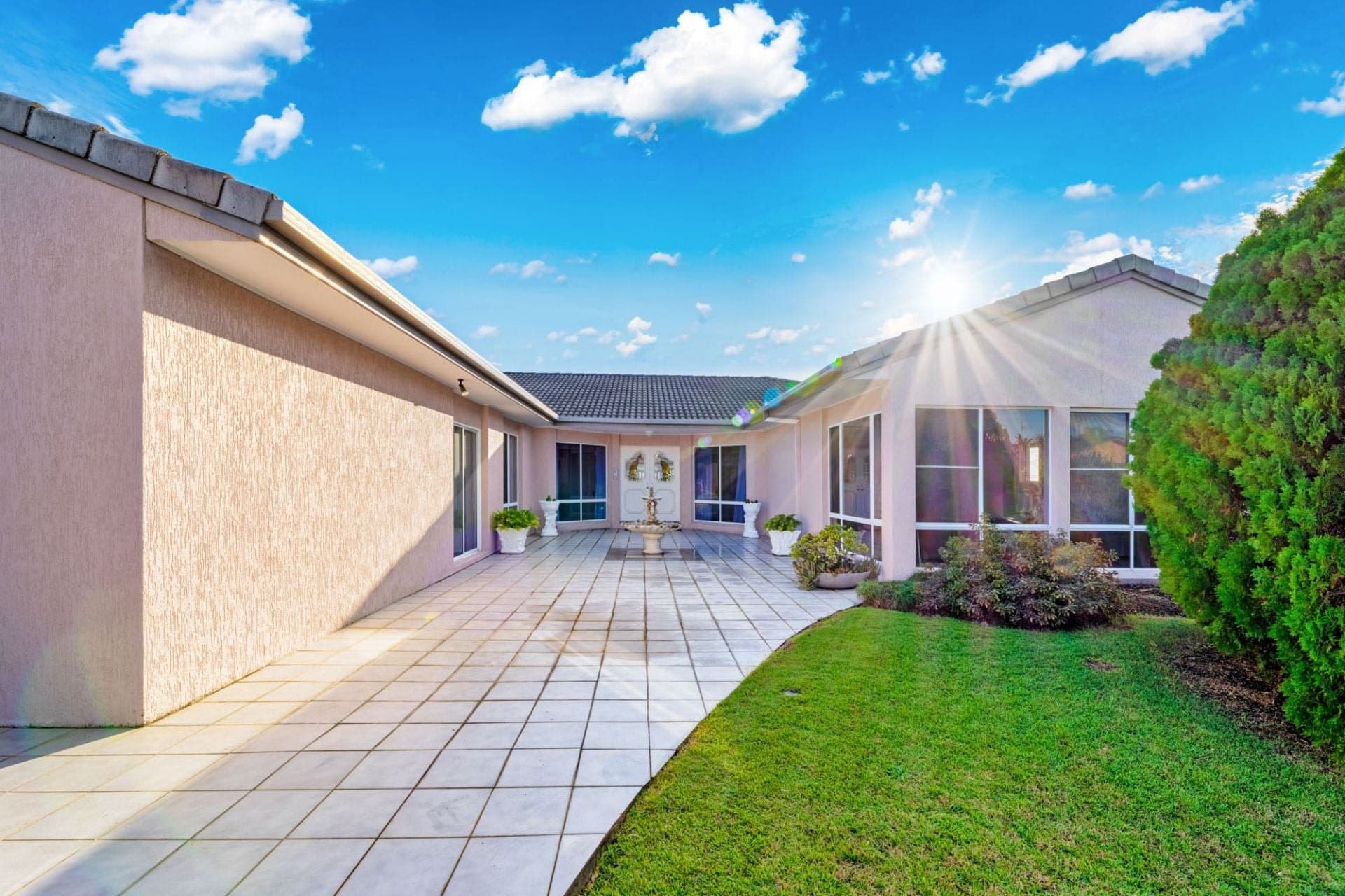 367 Rio Vista Boulevard, Mermaid Waters - Thumbnail 4