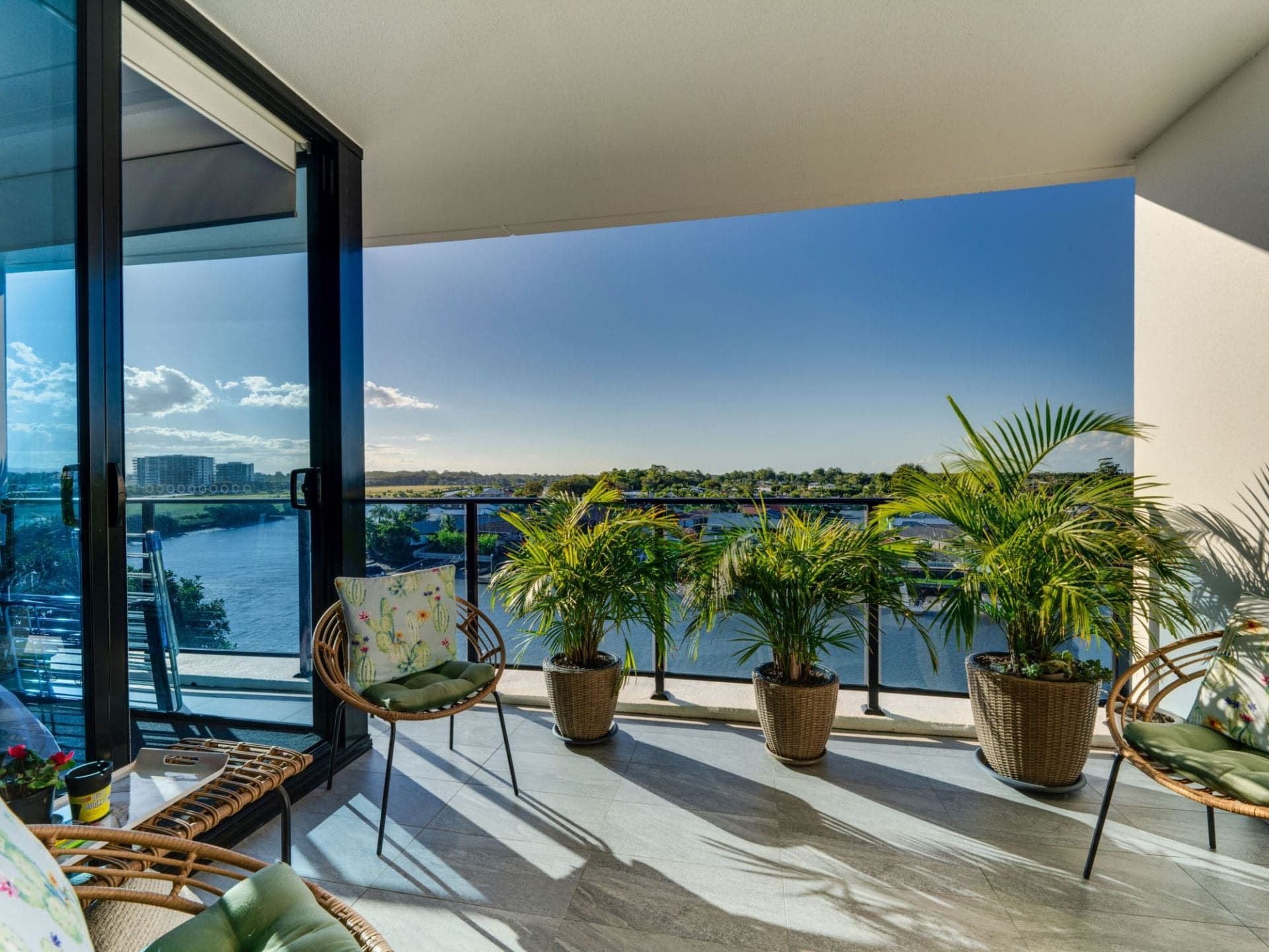 3403/5 Harbourside Court, Biggera Waters - Thumbnail 2