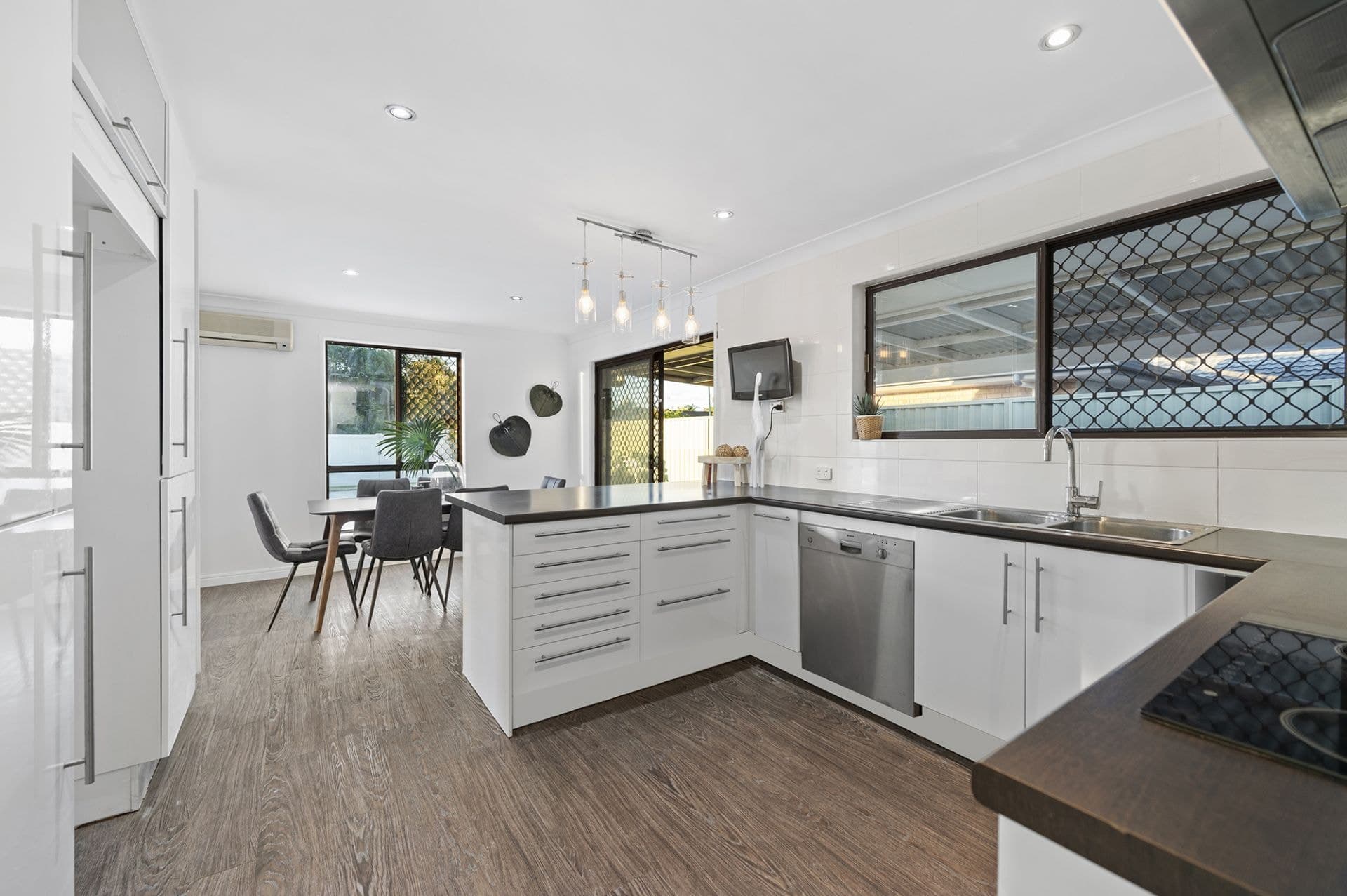 7 Redleaf Court, Burleigh Waters - Thumbnail 7