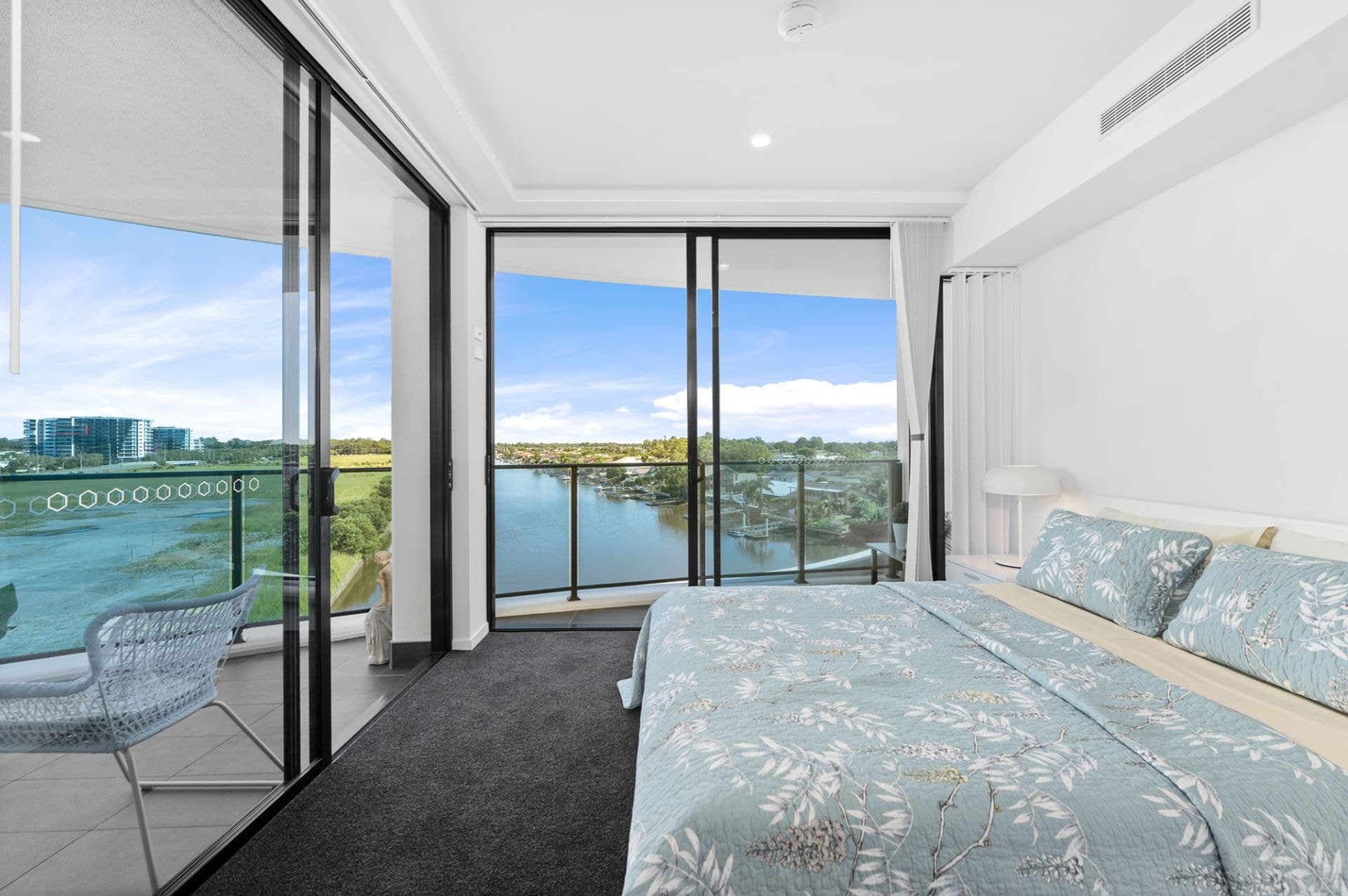 5401/5 Harbourside Court, Biggera Waters - Thumbnail 8