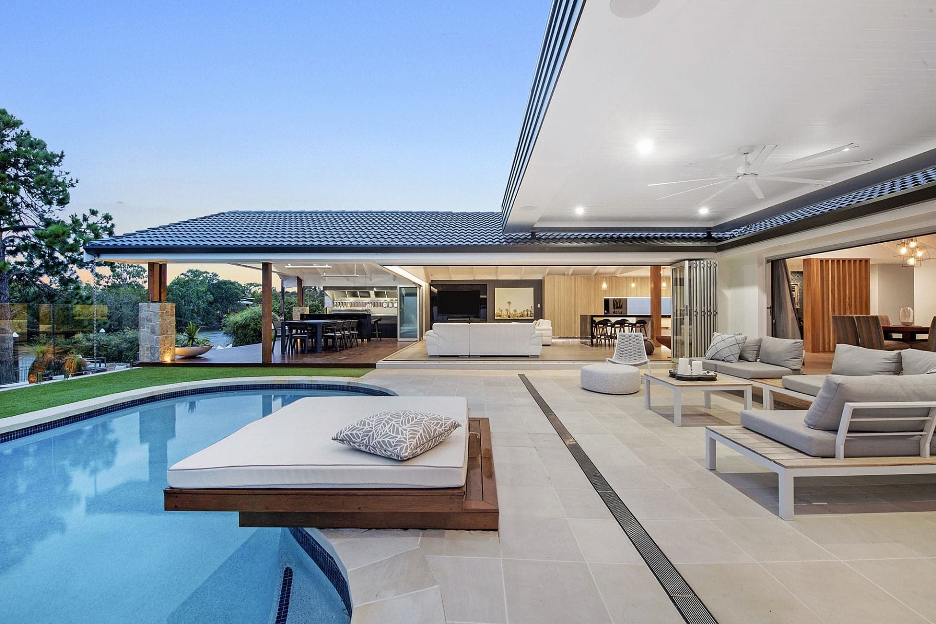 30 Lancelin Drive, Mermaid Waters - Thumbnail 2