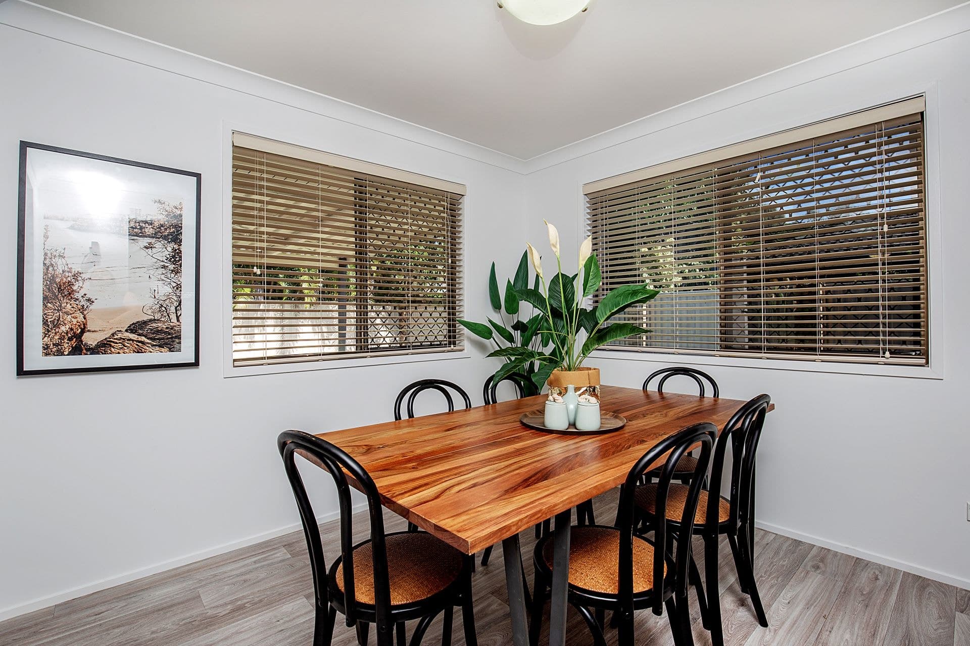 20 Menindee Avenue, Coombabah - Thumbnail 3