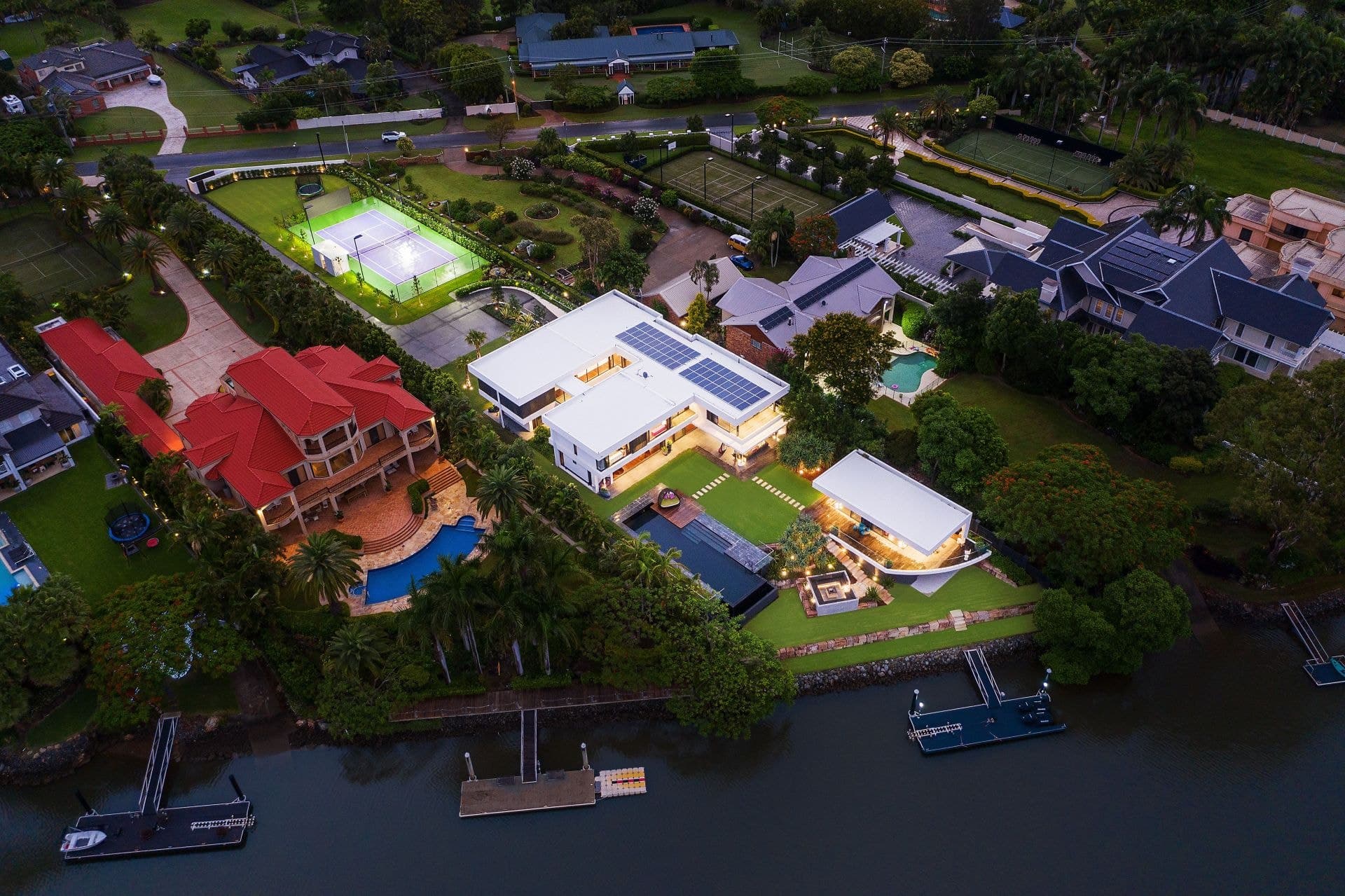 14 Maryland Avenue, Carrara - Image 1
