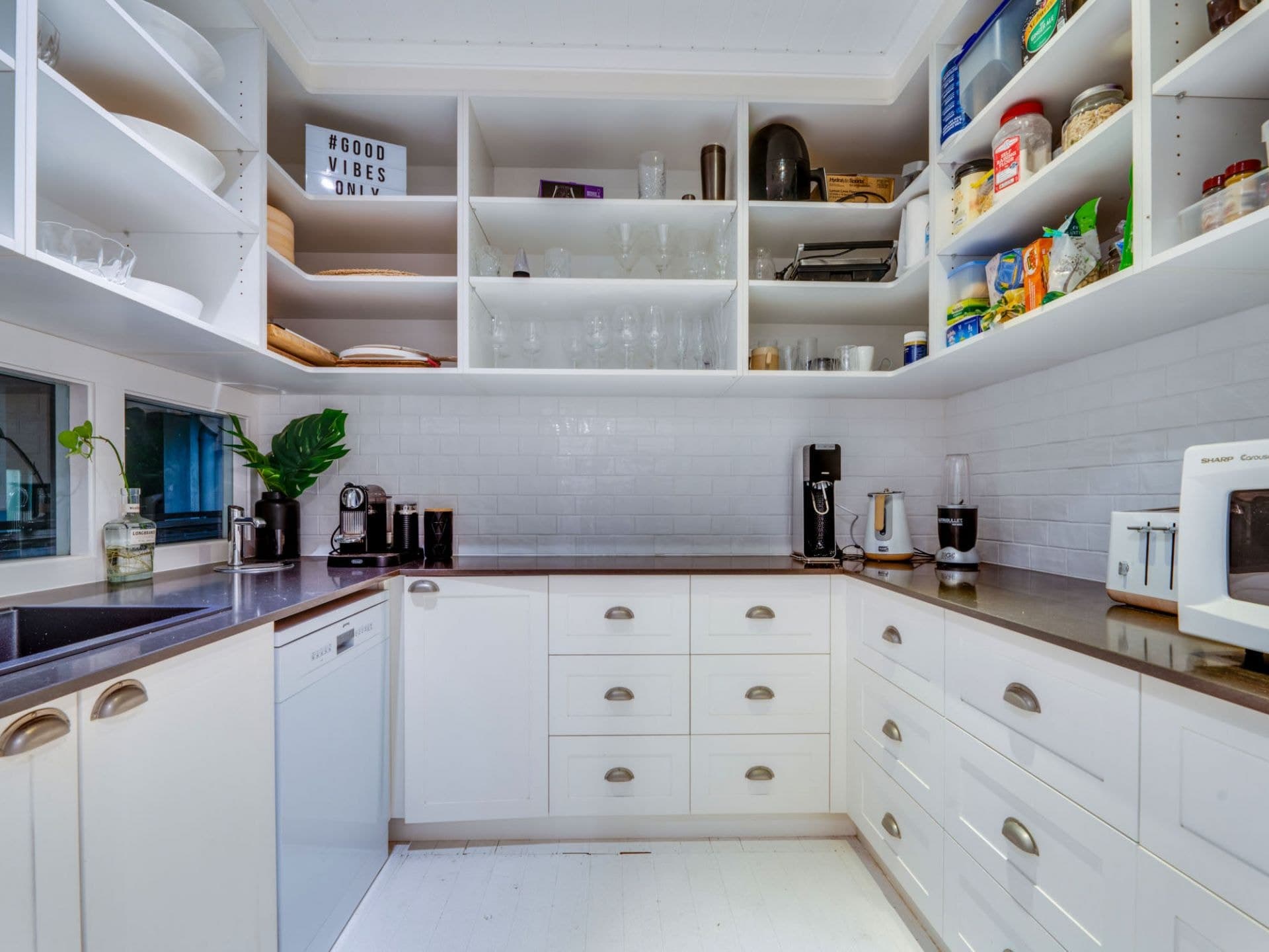 38 Venice Street, Mermaid Beach - Thumbnail 8