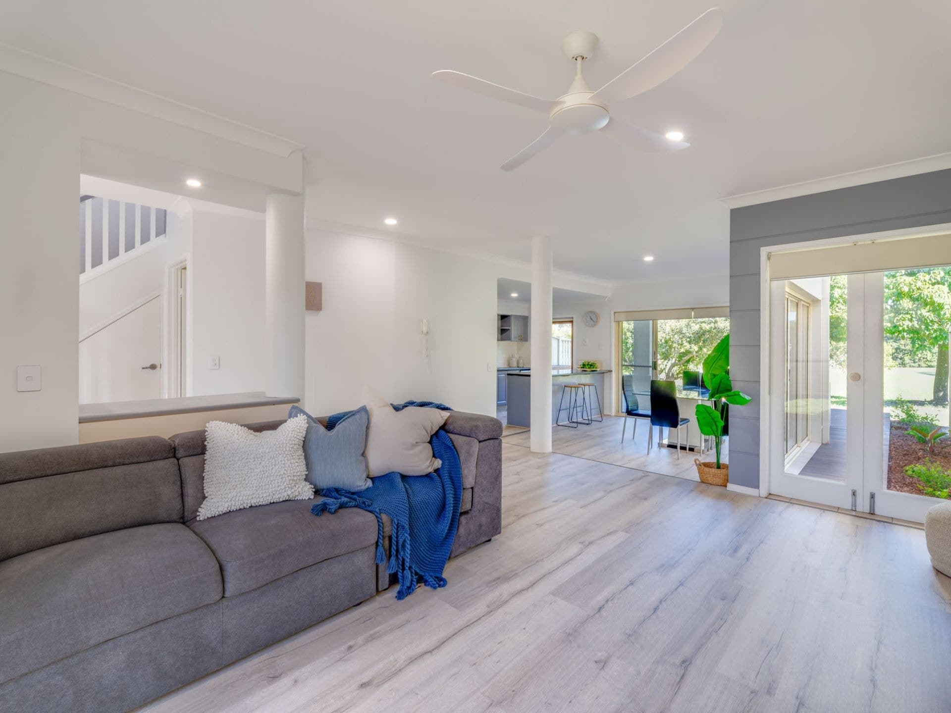8120 Magnolia Gardens Court, Hope Island - Thumbnail 2