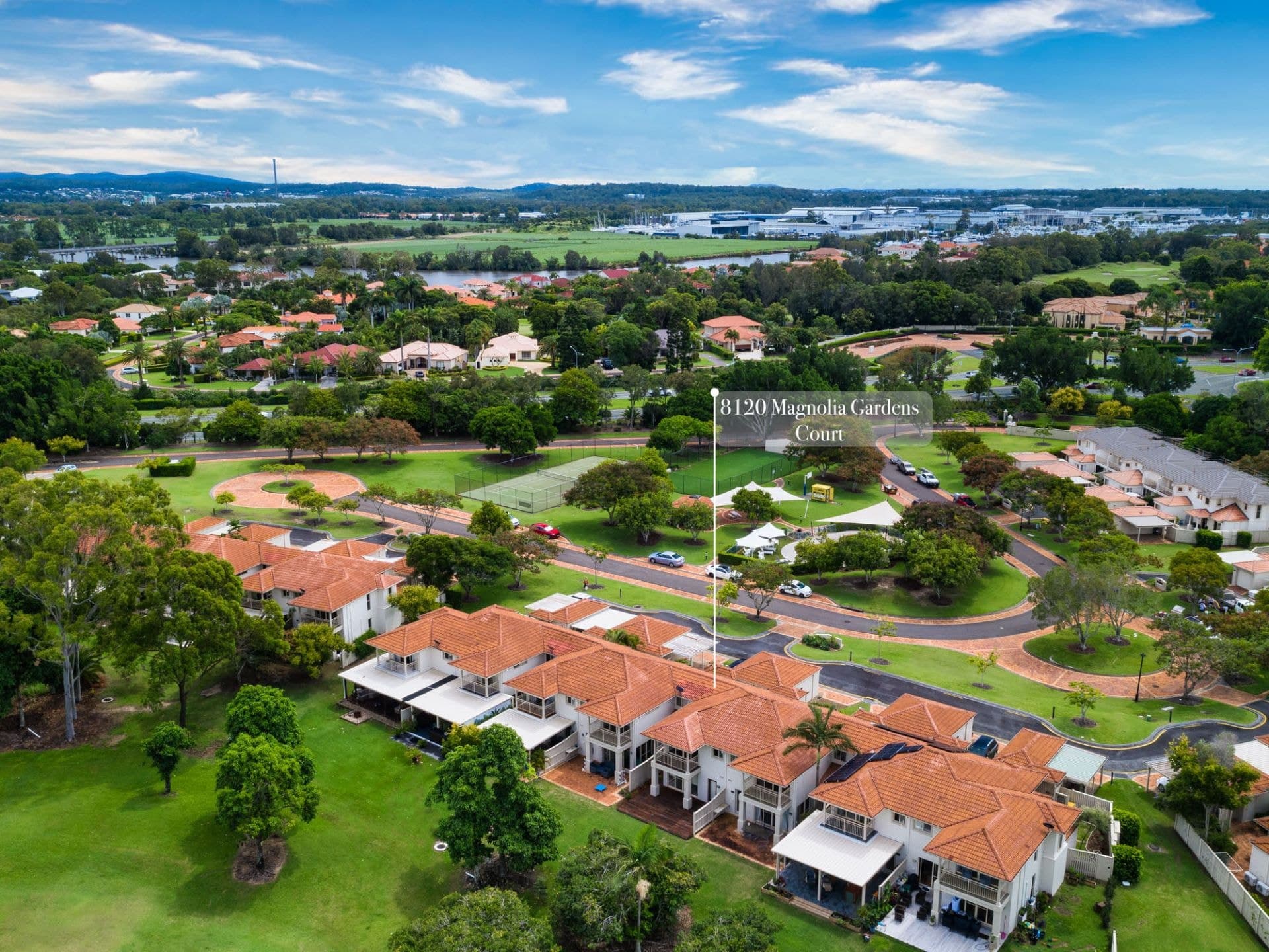 8120 Magnolia Gardens Court, Hope Island - Thumbnail 5