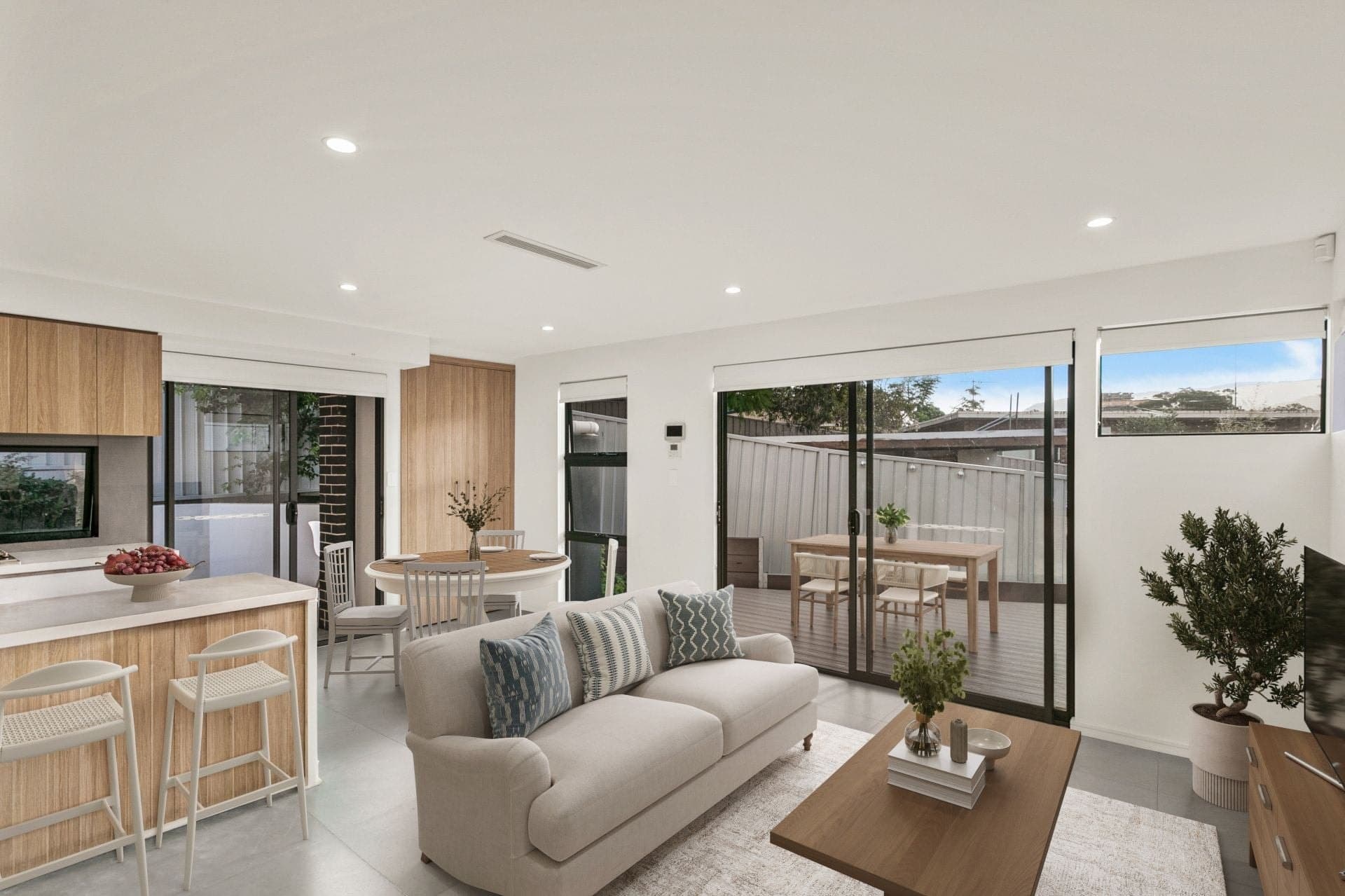 11/33 Rawlinson Avenue, Wollongong, Wollongong - Image 1