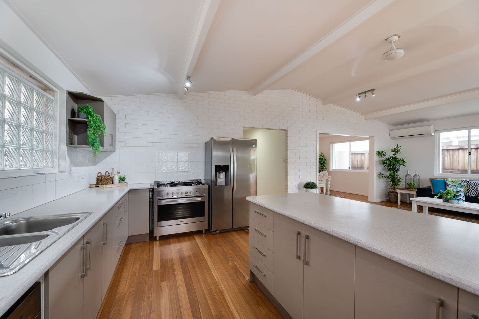 92 Albatross Avenue, Mermaid Beach - Thumbnail 6