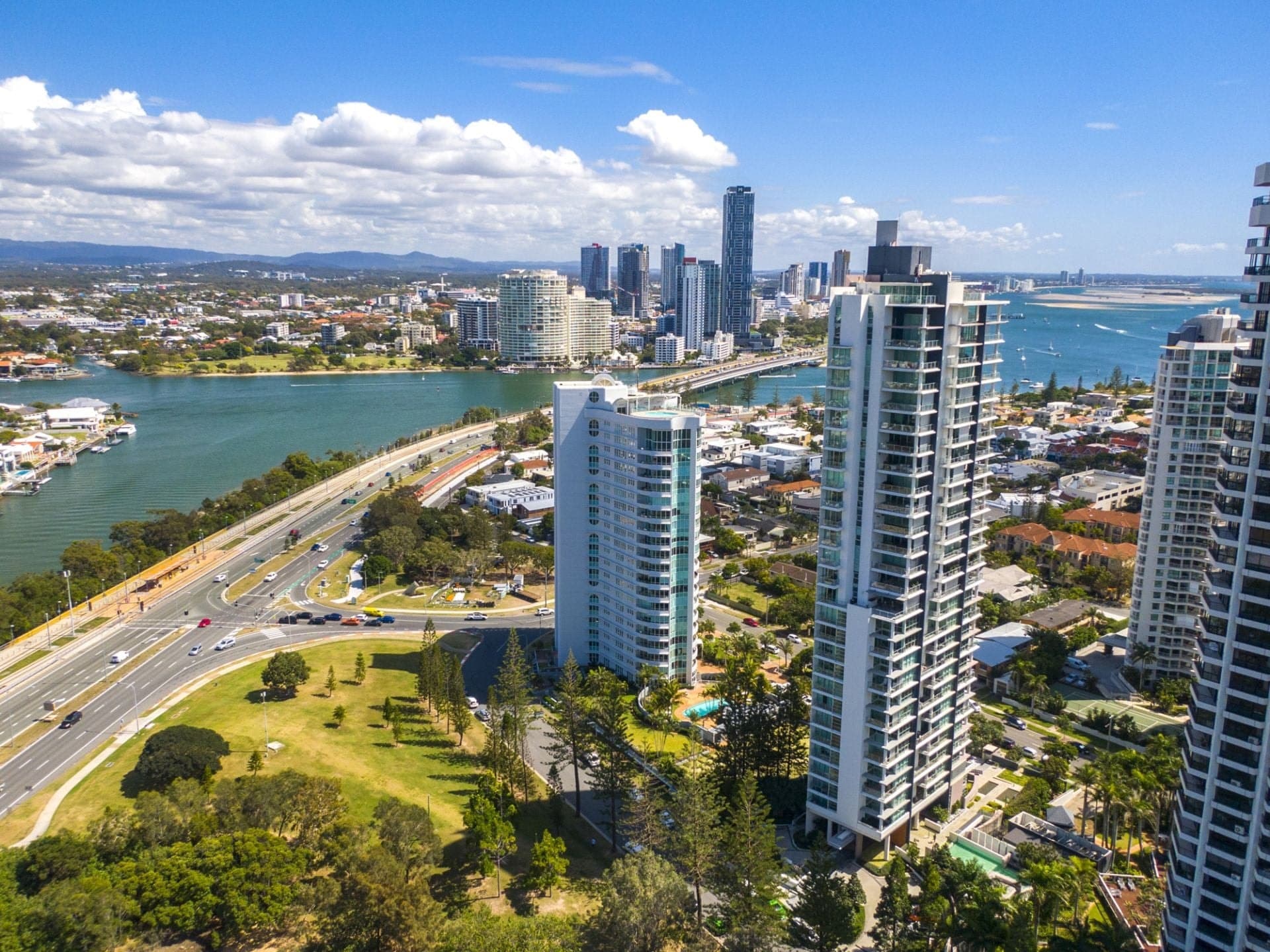 301/11-13 Hill Parade, Main Beach - Thumbnail 2