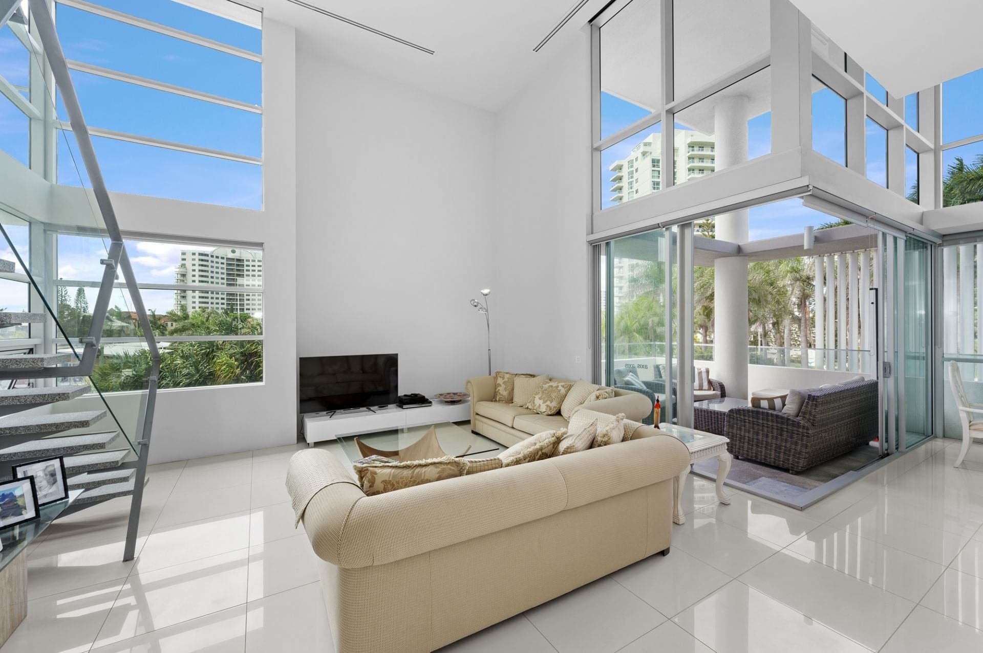 301/11-13 Hill Parade, Main Beach - Thumbnail 4
