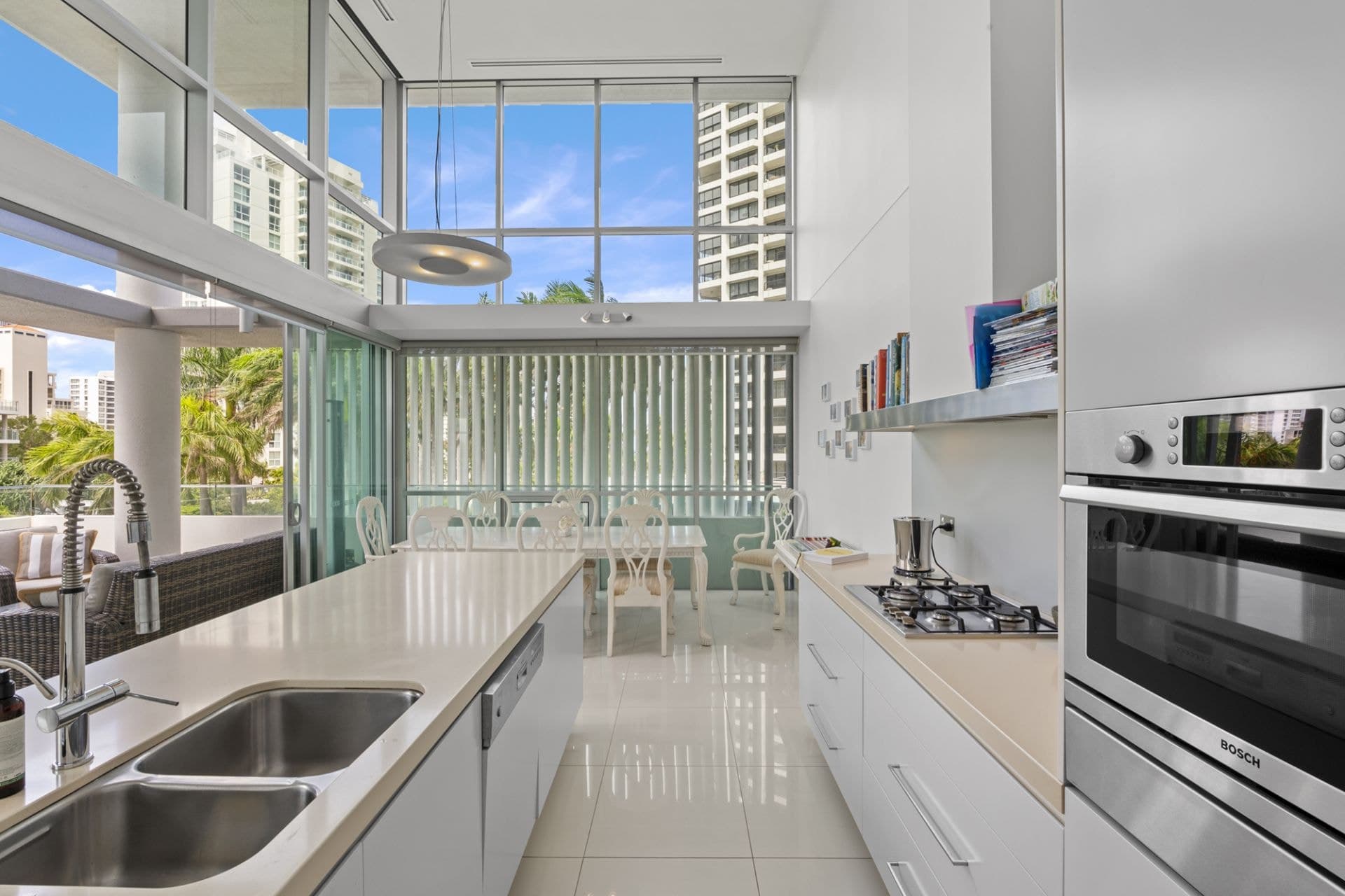 301/11-13 Hill Parade, Main Beach - Thumbnail 7