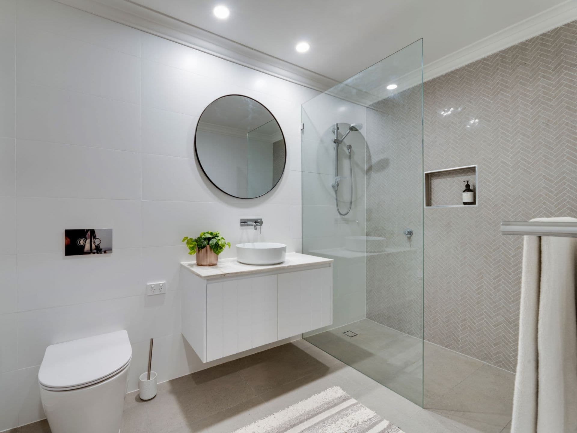 23 Tradewinds Avenue, Paradise Point - Image 1