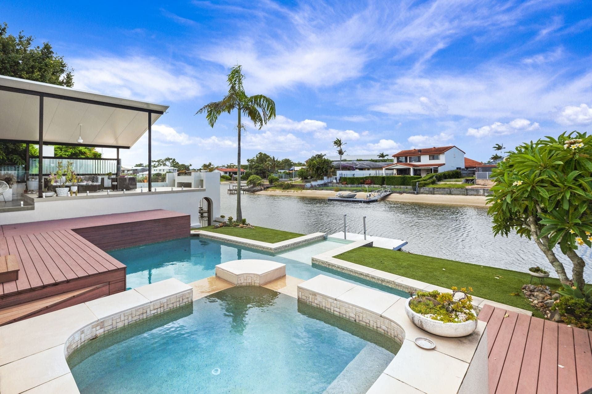 13 Alma Street, Broadbeach Waters - Thumbnail 2