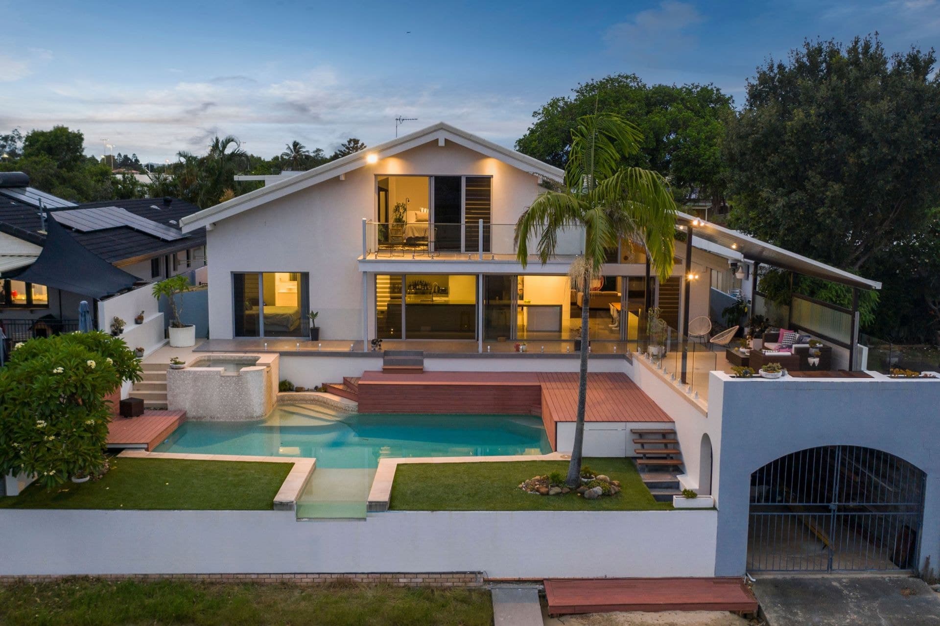 13 Alma Street, Broadbeach Waters - Thumbnail 4