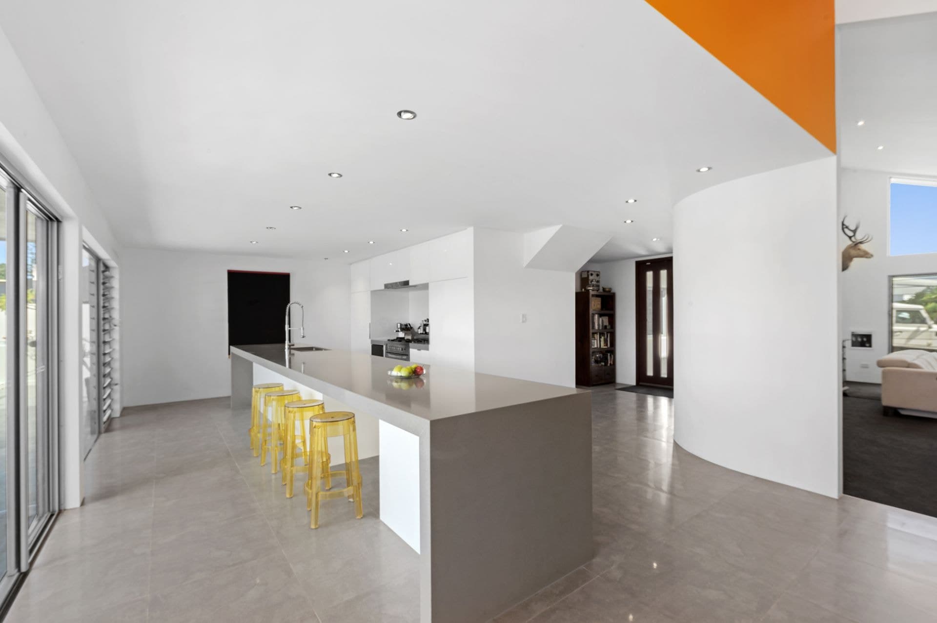 13 Alma Street, Broadbeach Waters - Thumbnail 6
