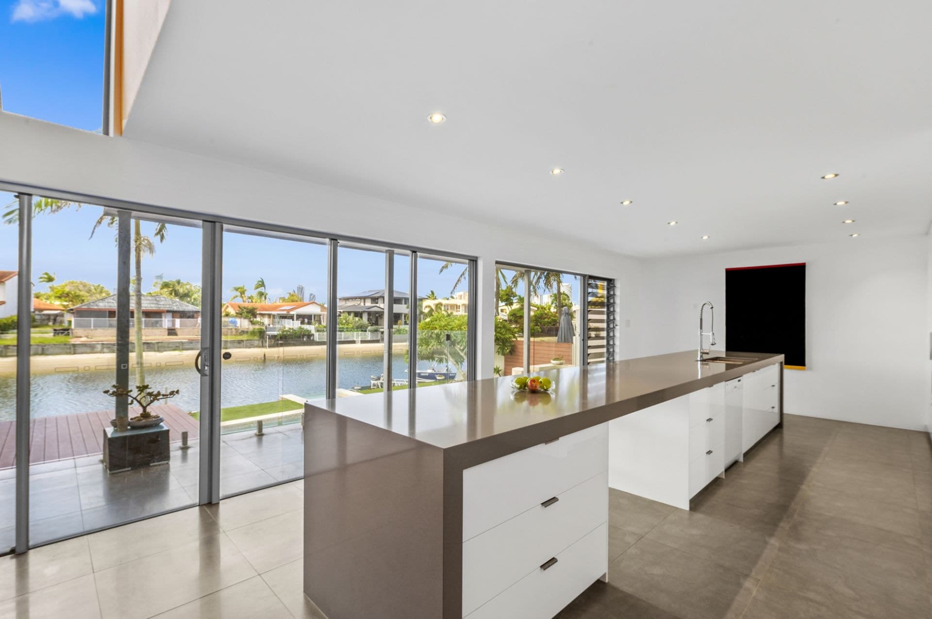 13 Alma Street, Broadbeach Waters - Thumbnail 7