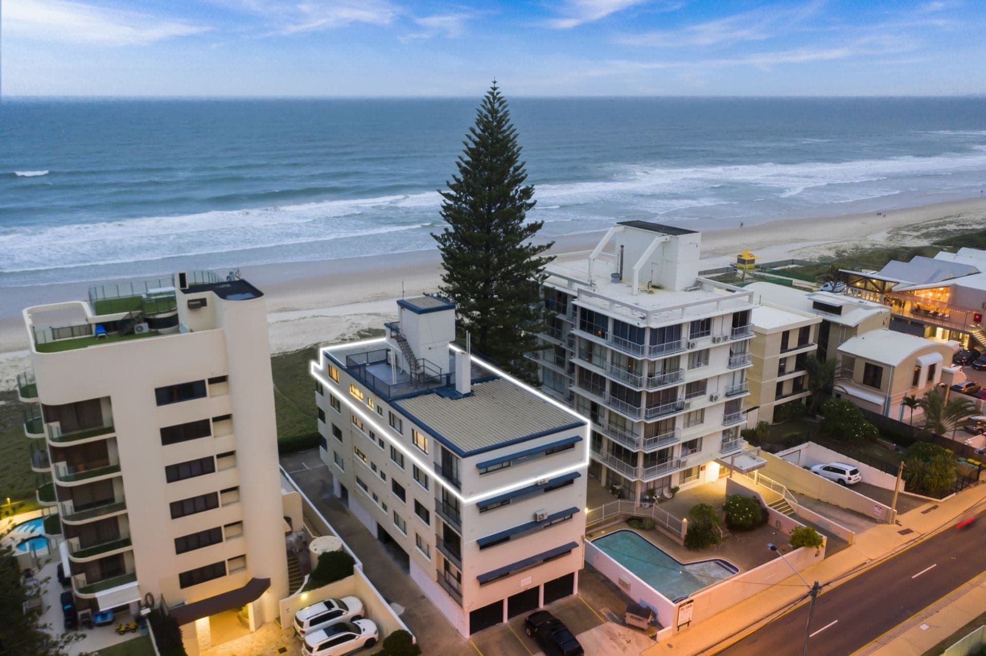 69 Garfield Terrace, Surfers Paradise - Thumbnail 2