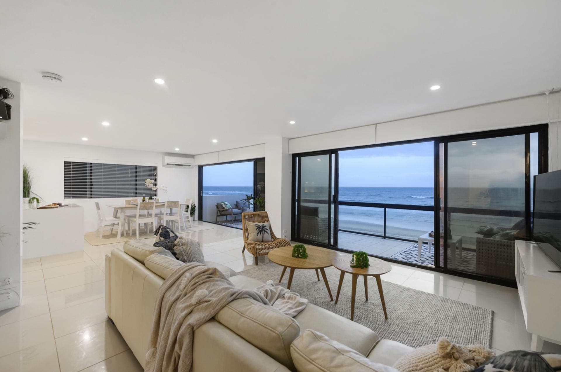 69 Garfield Terrace, Surfers Paradise - Thumbnail 3